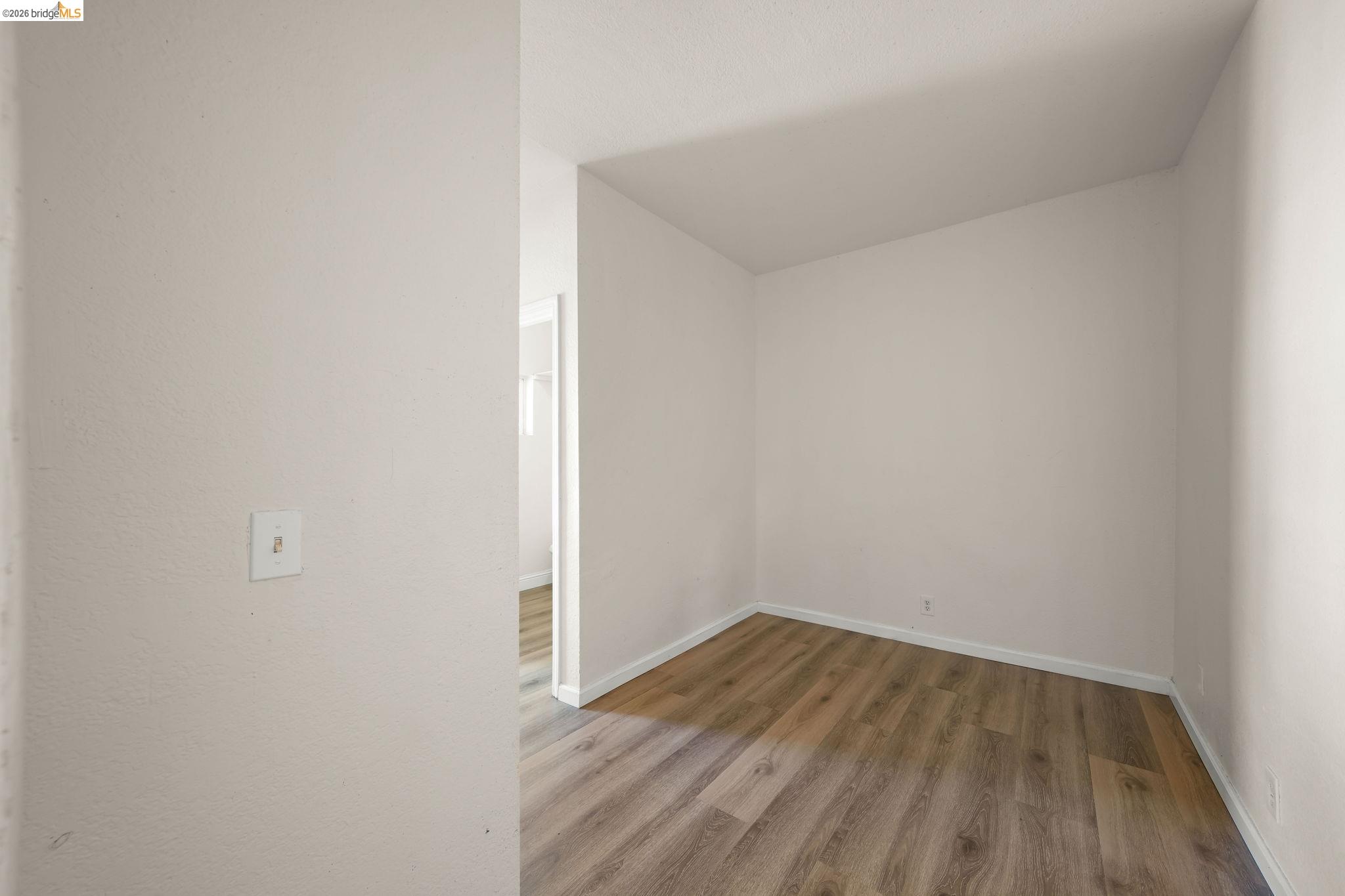 Detail Gallery Image 9 of 17 For 203 Bissell Ave #2,  Richmond,  CA 94801 - 4 Beds | 2 Baths