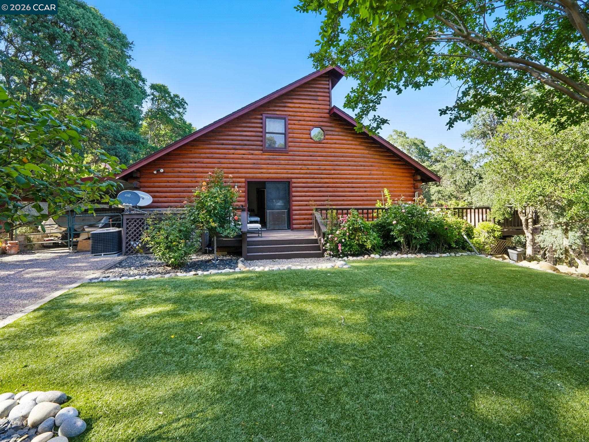 Detail Gallery Image 2 of 36 For 2000 Curry Canyon Rd, Clayton,  CA 94517 - 3 Beds | 2 Baths