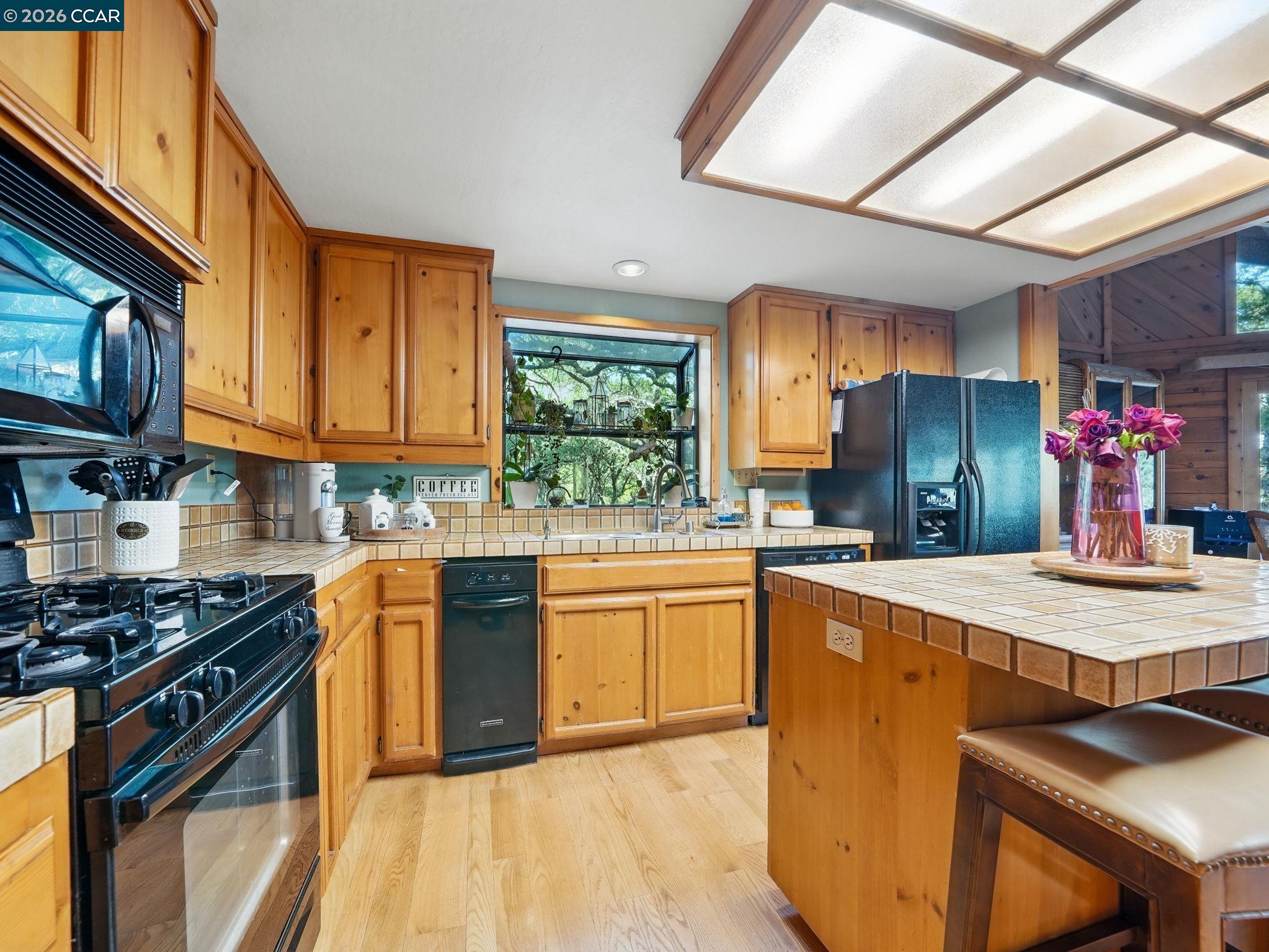 Detail Gallery Image 9 of 36 For 2000 Curry Canyon Rd, Clayton,  CA 94517 - 3 Beds | 2 Baths