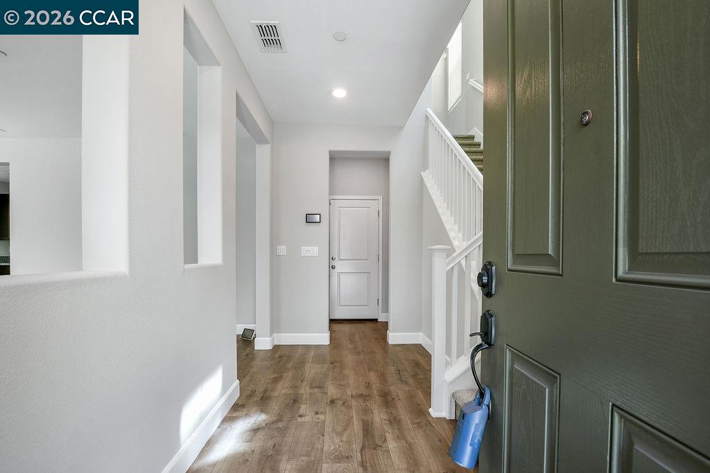 Detail Gallery Image 3 of 35 For 232 Caterina Way, Hayward,  CA 94545 - 4 Beds | 2/1 Baths