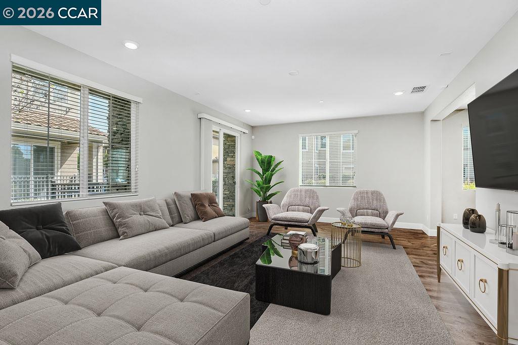 Detail Gallery Image 4 of 35 For 232 Caterina Way, Hayward,  CA 94545 - 4 Beds | 2/1 Baths