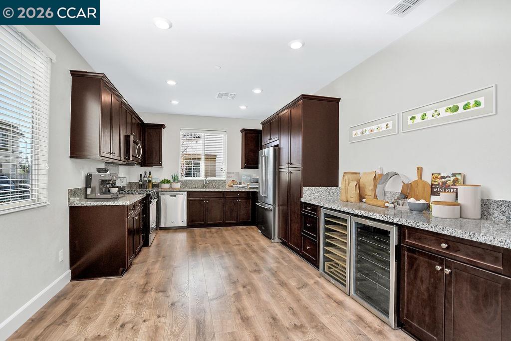 Detail Gallery Image 7 of 35 For 232 Caterina Way, Hayward,  CA 94545 - 4 Beds | 2/1 Baths