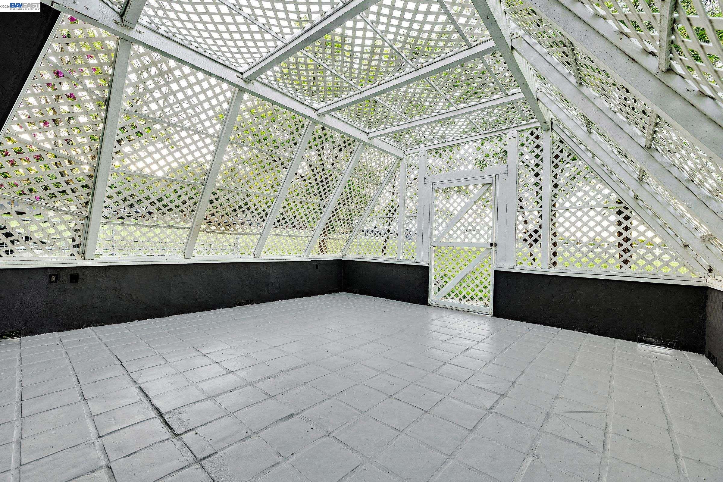 Detail Gallery Image 15 of 54 For 4002 Dyer Rd, Livermore,  CA 94551 - 4 Beds | 2/1 Baths