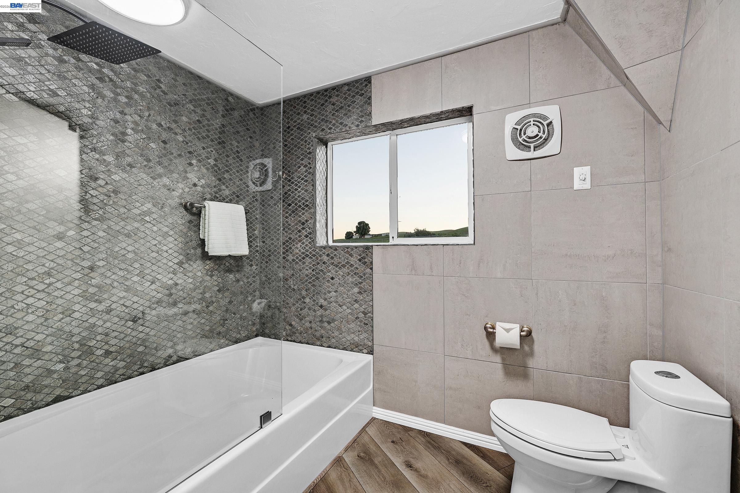 Detail Gallery Image 28 of 54 For 4002 Dyer Rd, Livermore,  CA 94551 - 4 Beds | 2/1 Baths