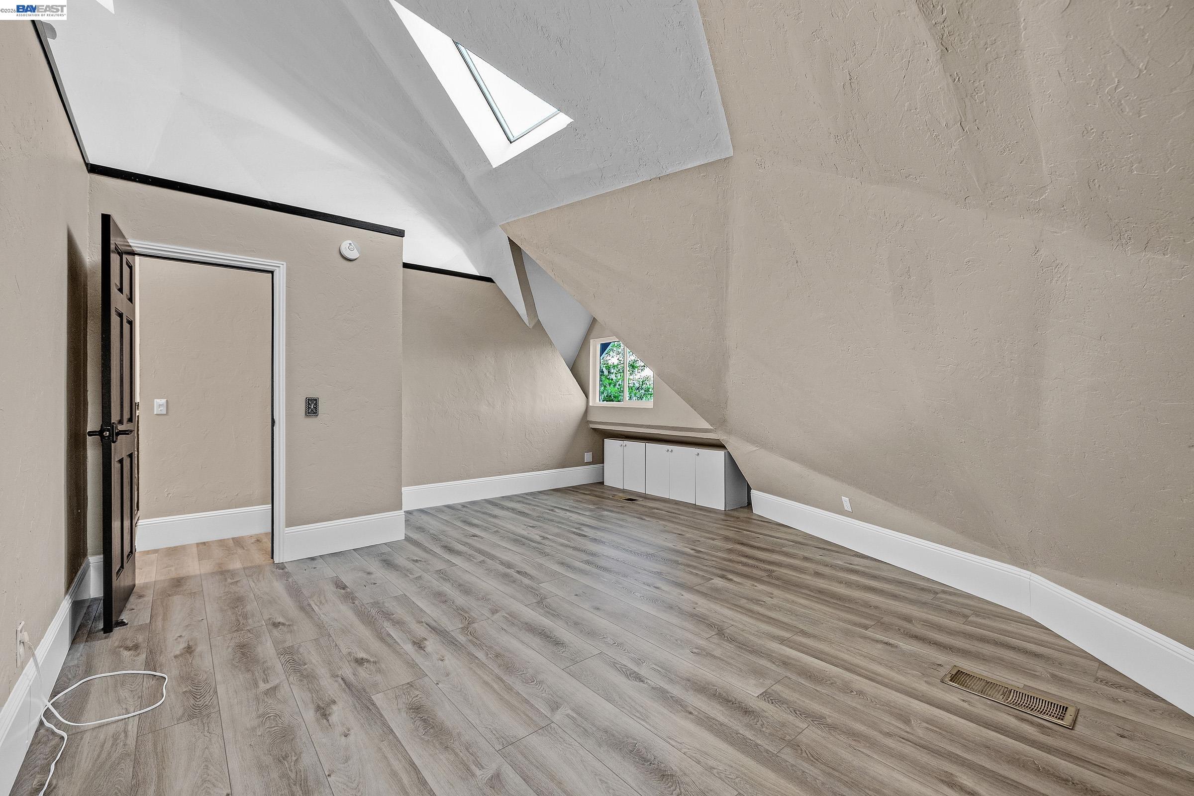 Detail Gallery Image 30 of 54 For 4002 Dyer Rd, Livermore,  CA 94551 - 4 Beds | 2/1 Baths