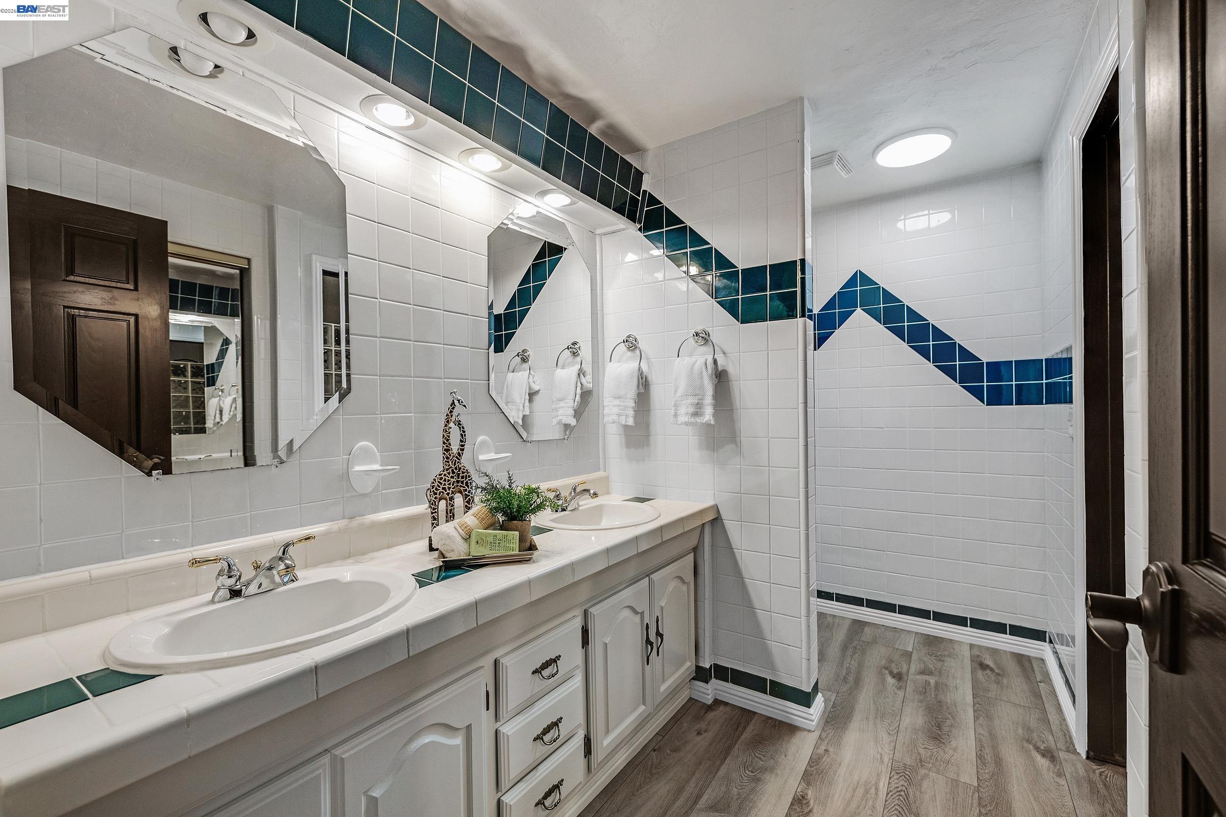 Detail Gallery Image 31 of 54 For 4002 Dyer Rd, Livermore,  CA 94551 - 4 Beds | 2/1 Baths