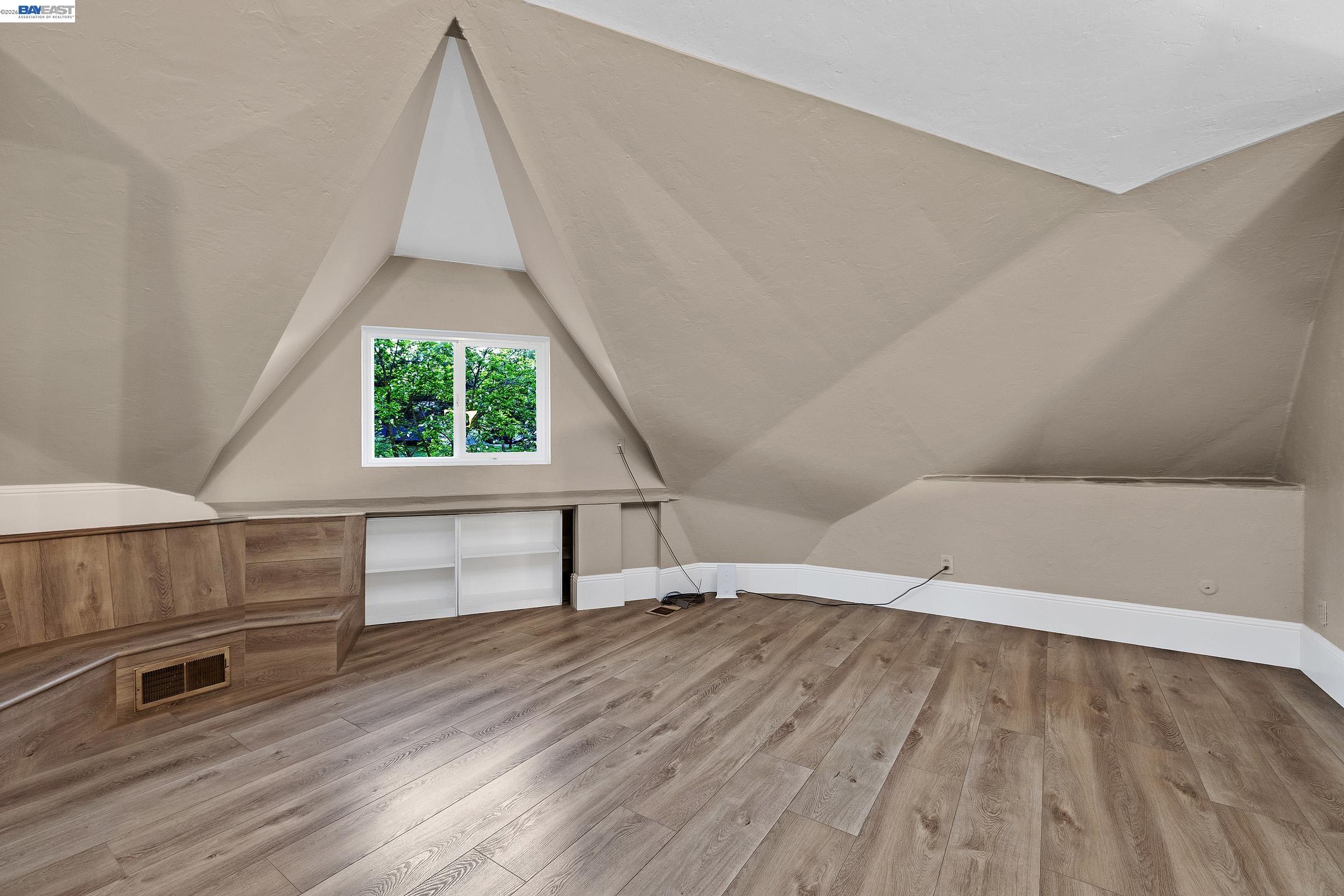 Detail Gallery Image 34 of 54 For 4002 Dyer Rd, Livermore,  CA 94551 - 4 Beds | 2/1 Baths