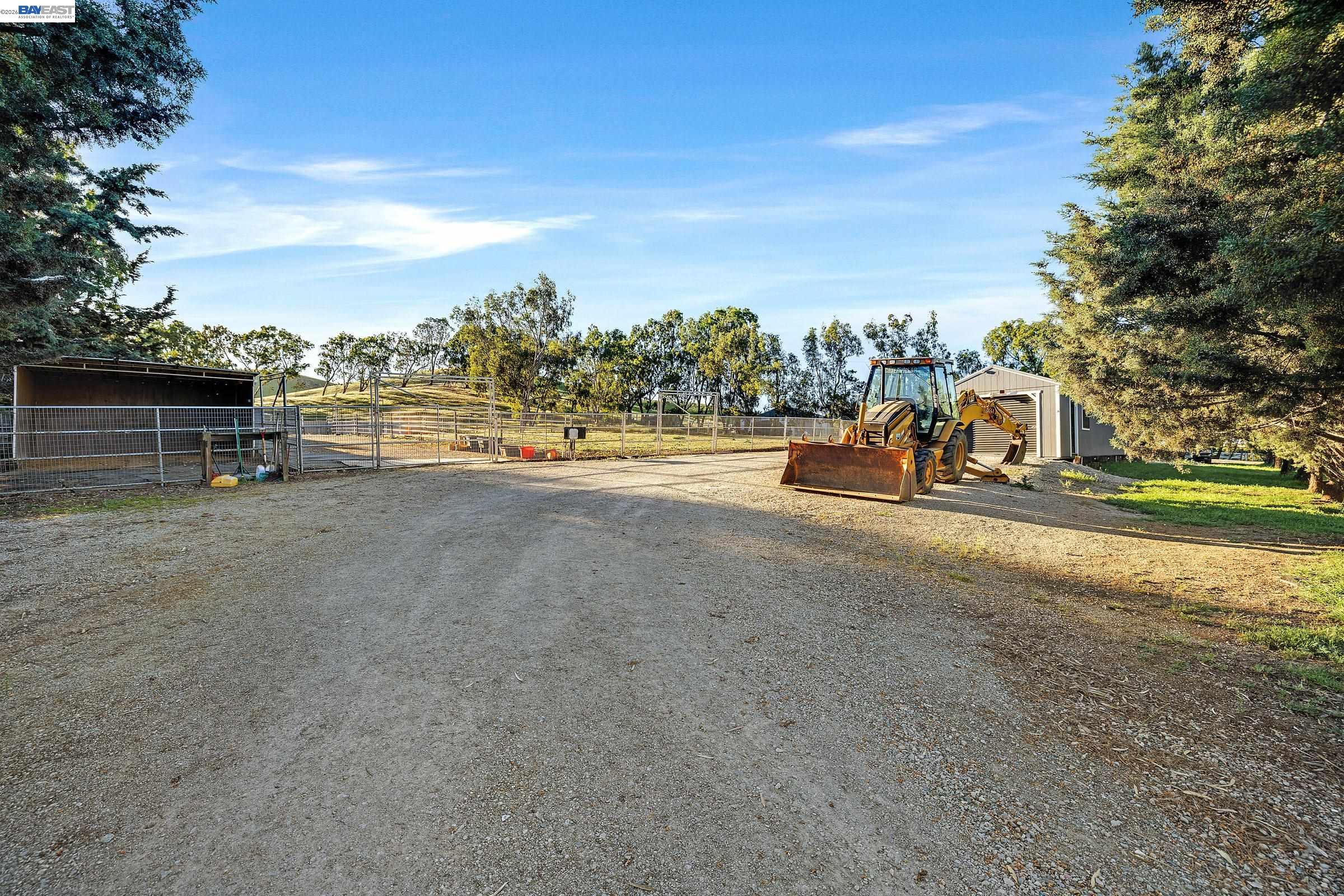 Detail Gallery Image 43 of 54 For 4002 Dyer Rd, Livermore,  CA 94551 - 4 Beds | 2/1 Baths