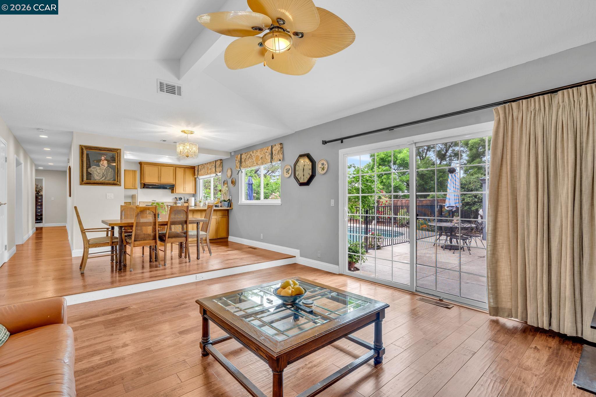 Detail Gallery Image 17 of 46 For 5565 Banff Ct, Concord,  CA 94521 - 3 Beds | 2 Baths