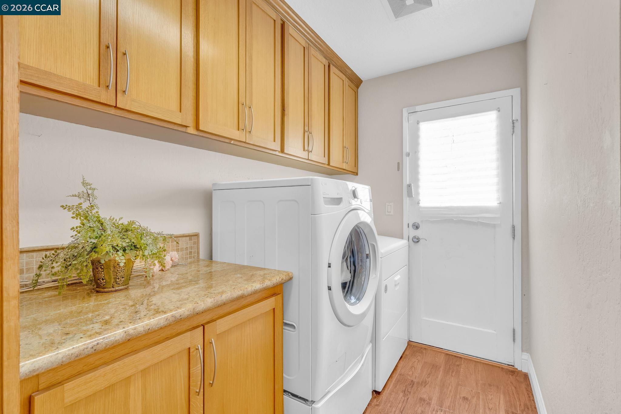 Detail Gallery Image 21 of 46 For 5565 Banff Ct, Concord,  CA 94521 - 3 Beds | 2 Baths