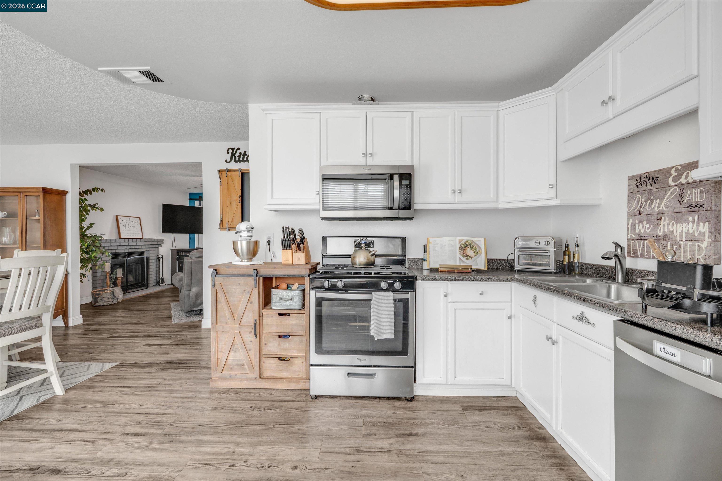 Detail Gallery Image 16 of 40 For 4640 Pinot Ct, Oakley,  CA 94561 - 4 Beds | 2 Baths