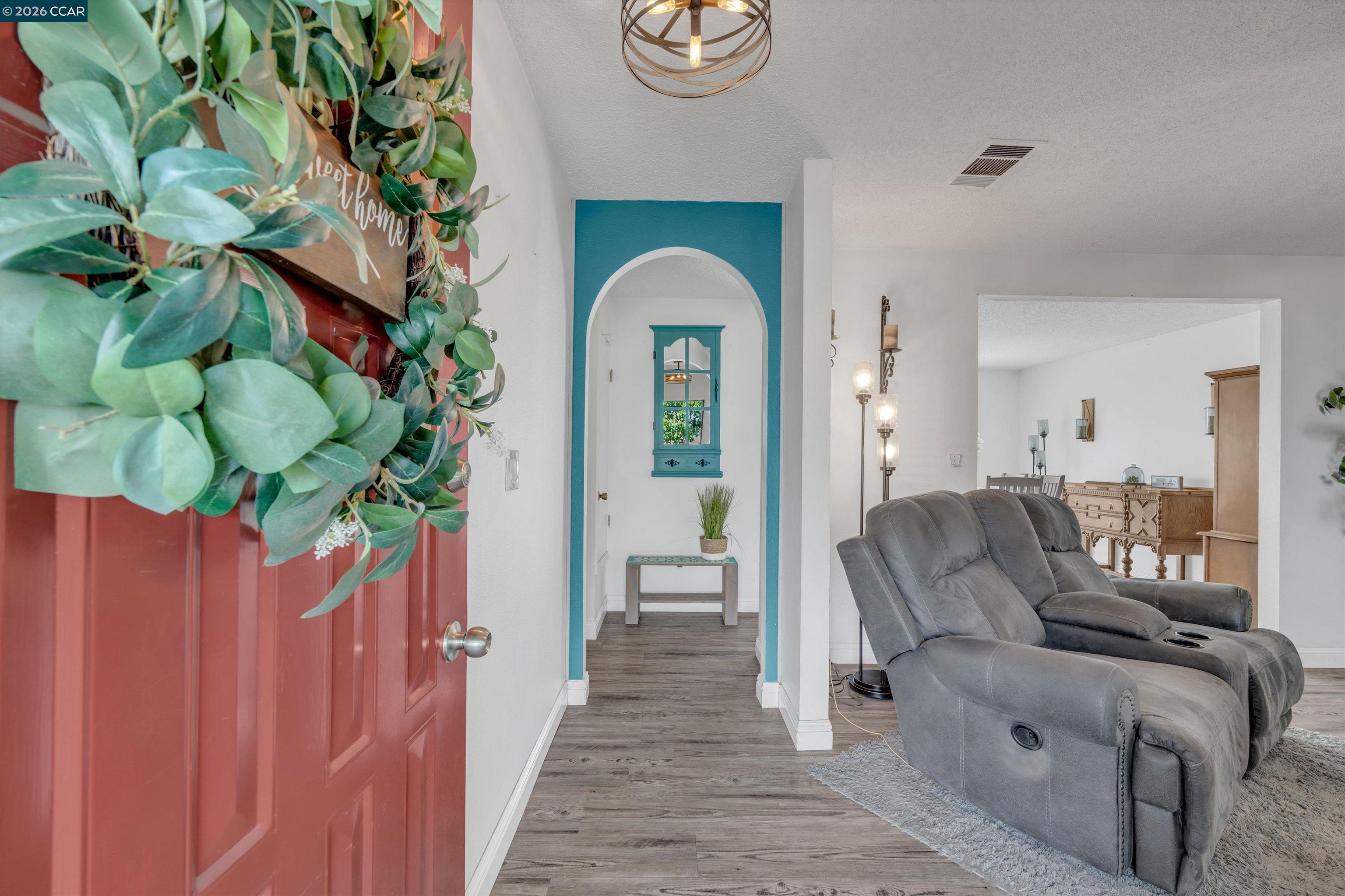 Detail Gallery Image 6 of 40 For 4640 Pinot Ct, Oakley,  CA 94561 - 4 Beds | 2 Baths