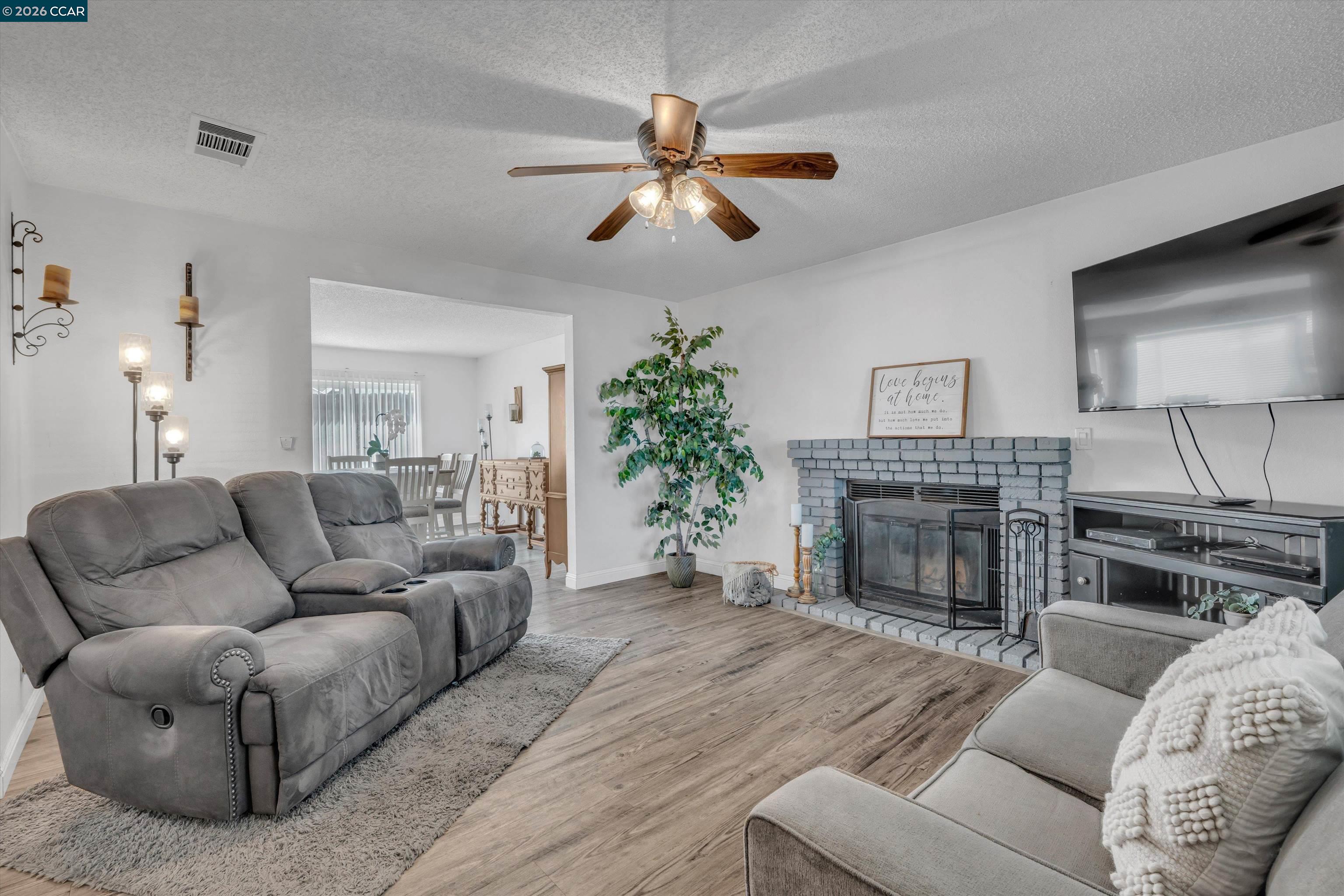 Detail Gallery Image 8 of 40 For 4640 Pinot Ct, Oakley,  CA 94561 - 4 Beds | 2 Baths