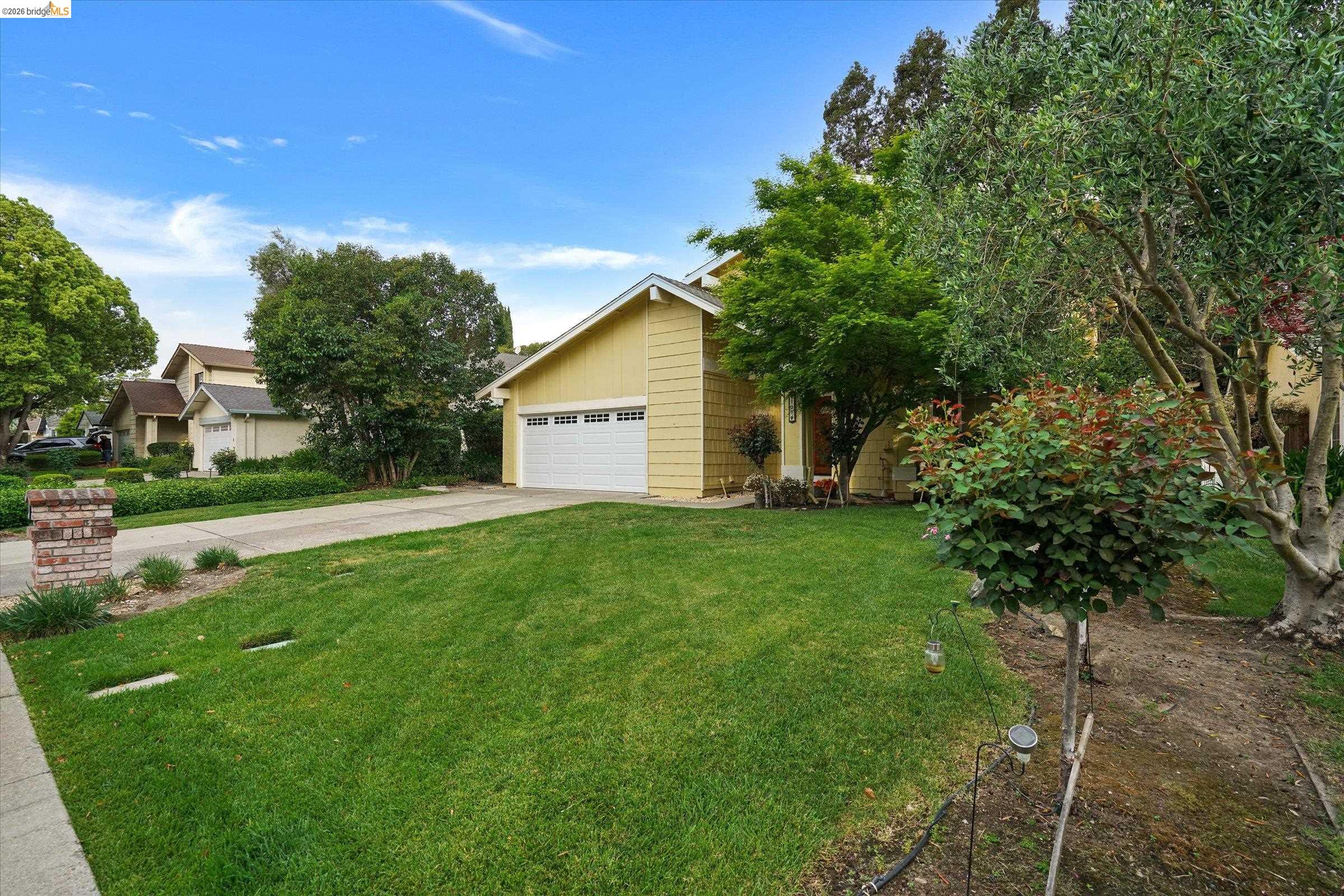 Detail Gallery Image 3 of 42 For 108 Castleton Ct, San Ramon,  CA 94583 - 3 Beds | 2/1 Baths