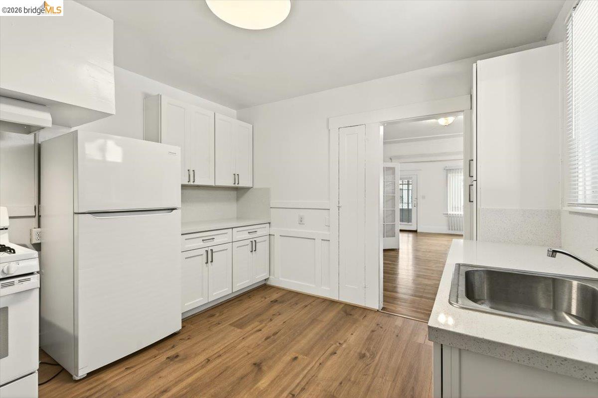 Detail Gallery Image 18 of 51 For 1070 Aileen St, Oakland,  CA 94608 - – Beds | – Baths