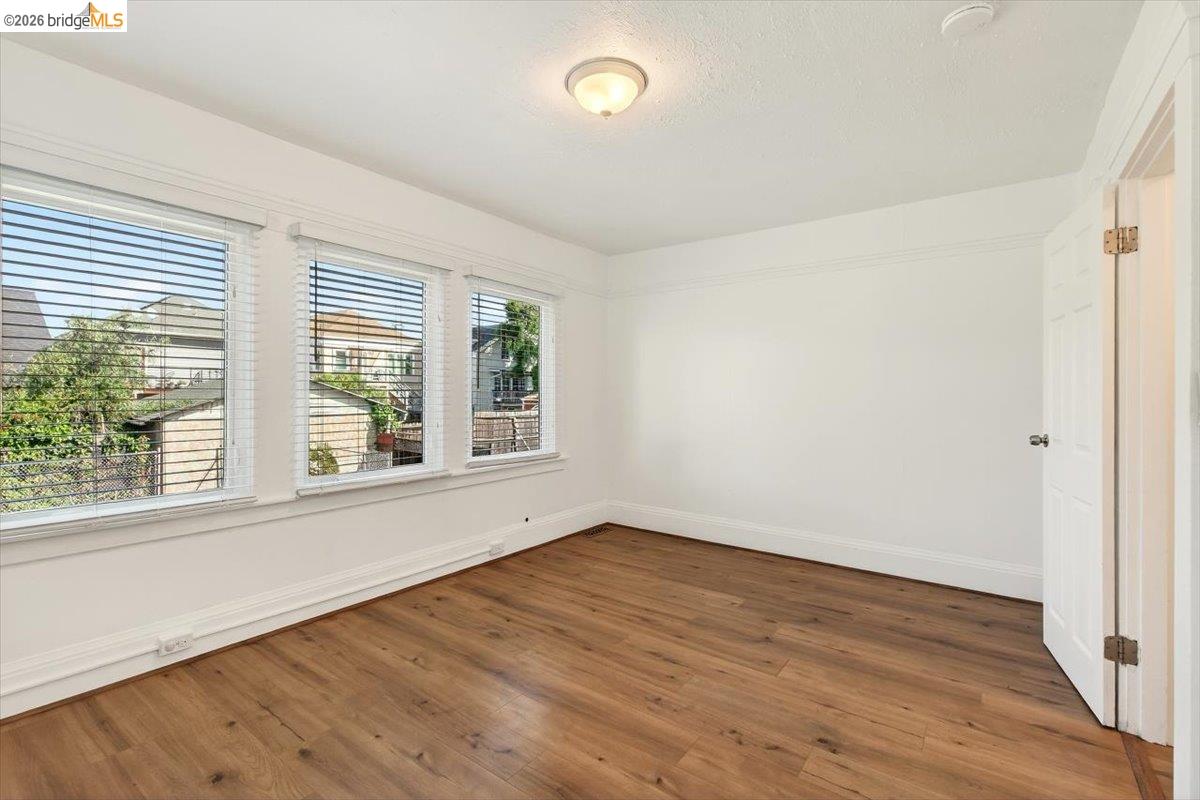 Detail Gallery Image 23 of 51 For 1070 Aileen St, Oakland,  CA 94608 - – Beds | – Baths