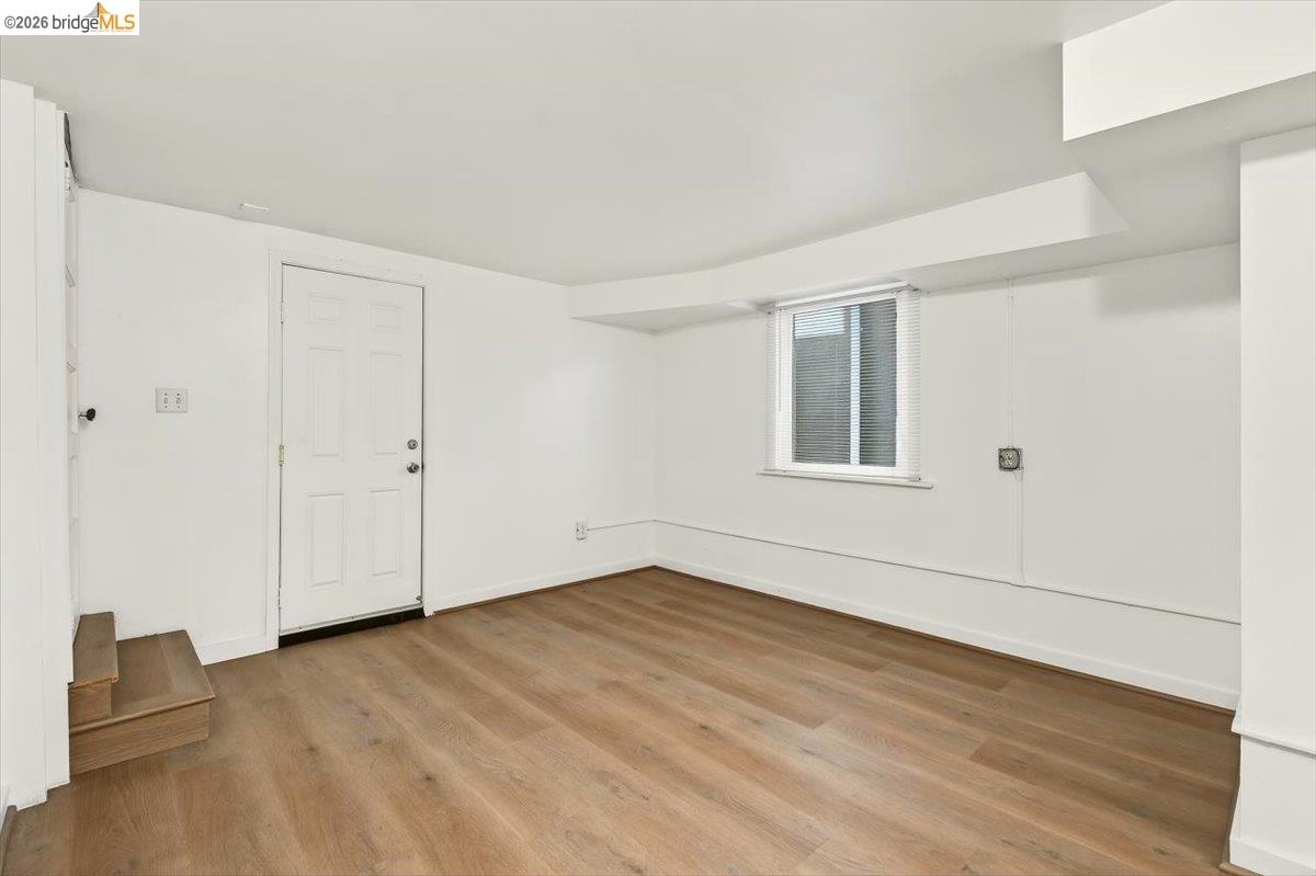 Detail Gallery Image 29 of 51 For 1070 Aileen St, Oakland,  CA 94608 - – Beds | – Baths