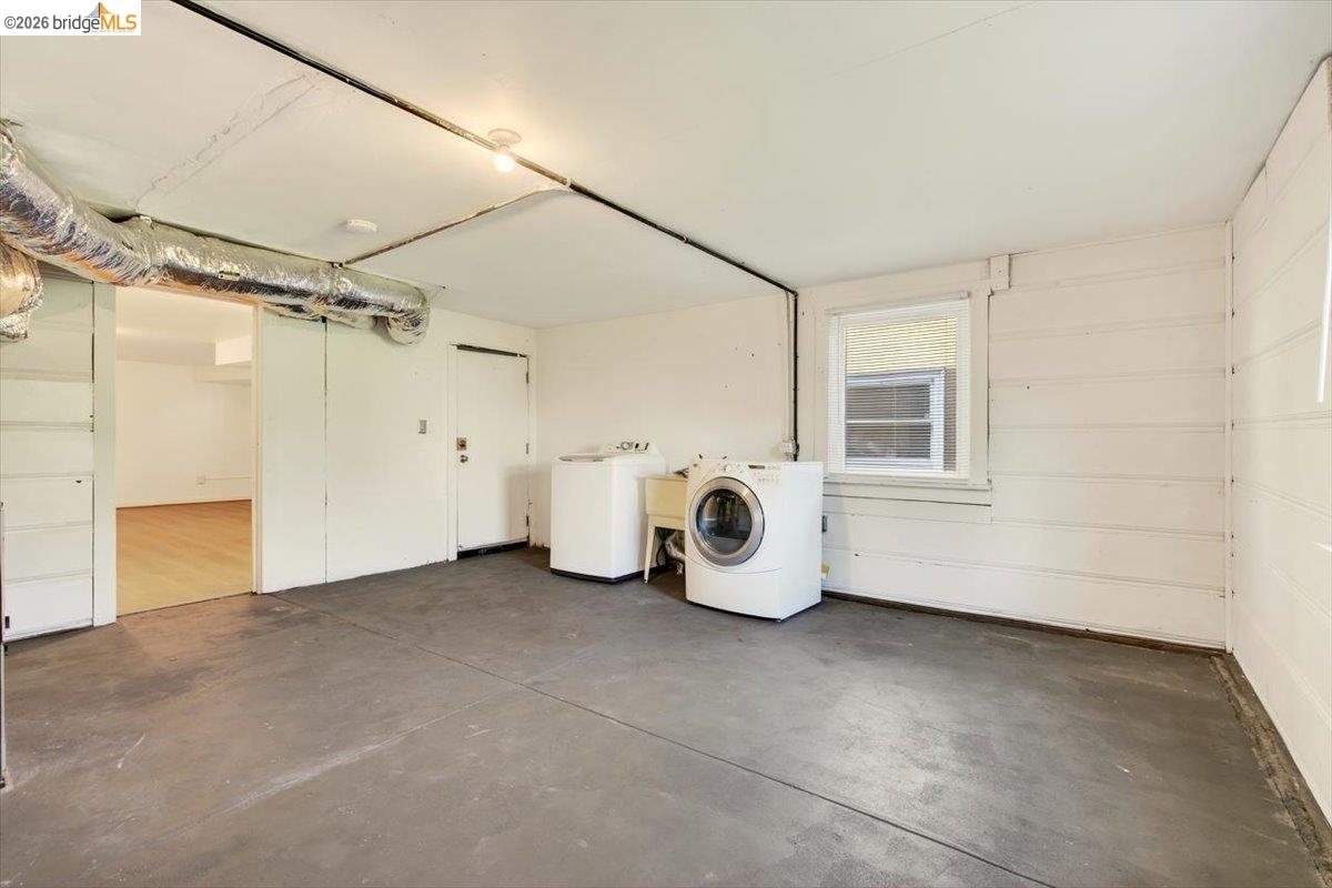 Detail Gallery Image 36 of 51 For 1070 Aileen St, Oakland,  CA 94608 - – Beds | – Baths