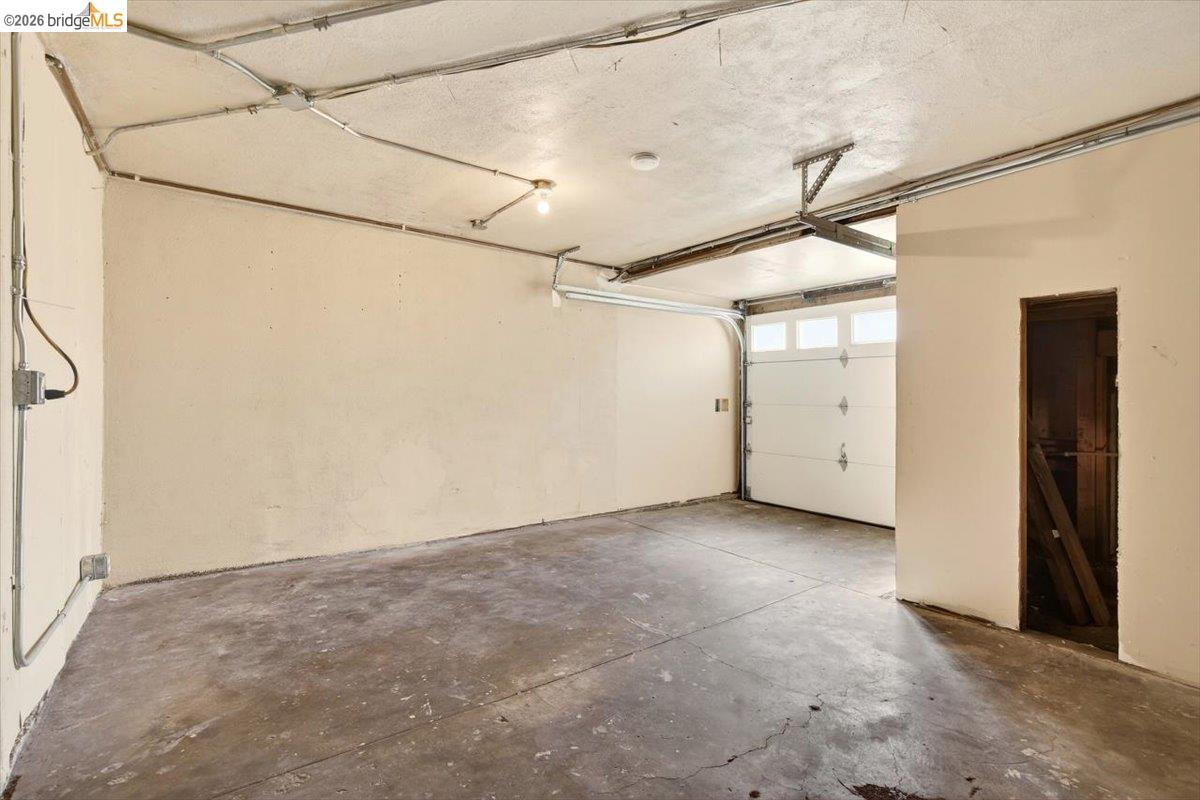 Detail Gallery Image 38 of 51 For 1070 Aileen St, Oakland,  CA 94608 - – Beds | – Baths