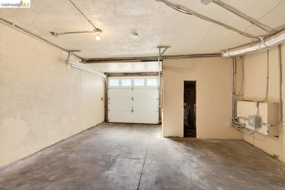 Detail Gallery Image 39 of 51 For 1070 Aileen St, Oakland,  CA 94608 - – Beds | – Baths