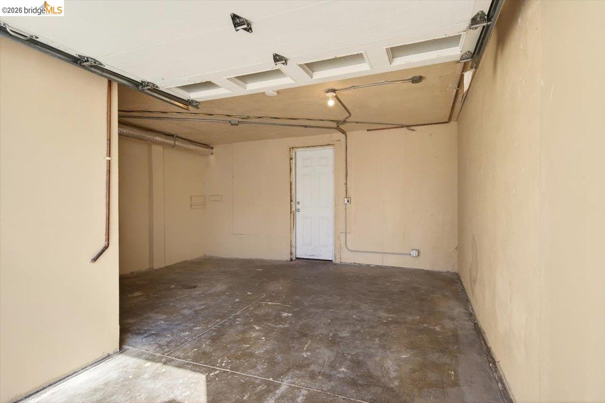 Detail Gallery Image 40 of 51 For 1070 Aileen St, Oakland,  CA 94608 - – Beds | – Baths