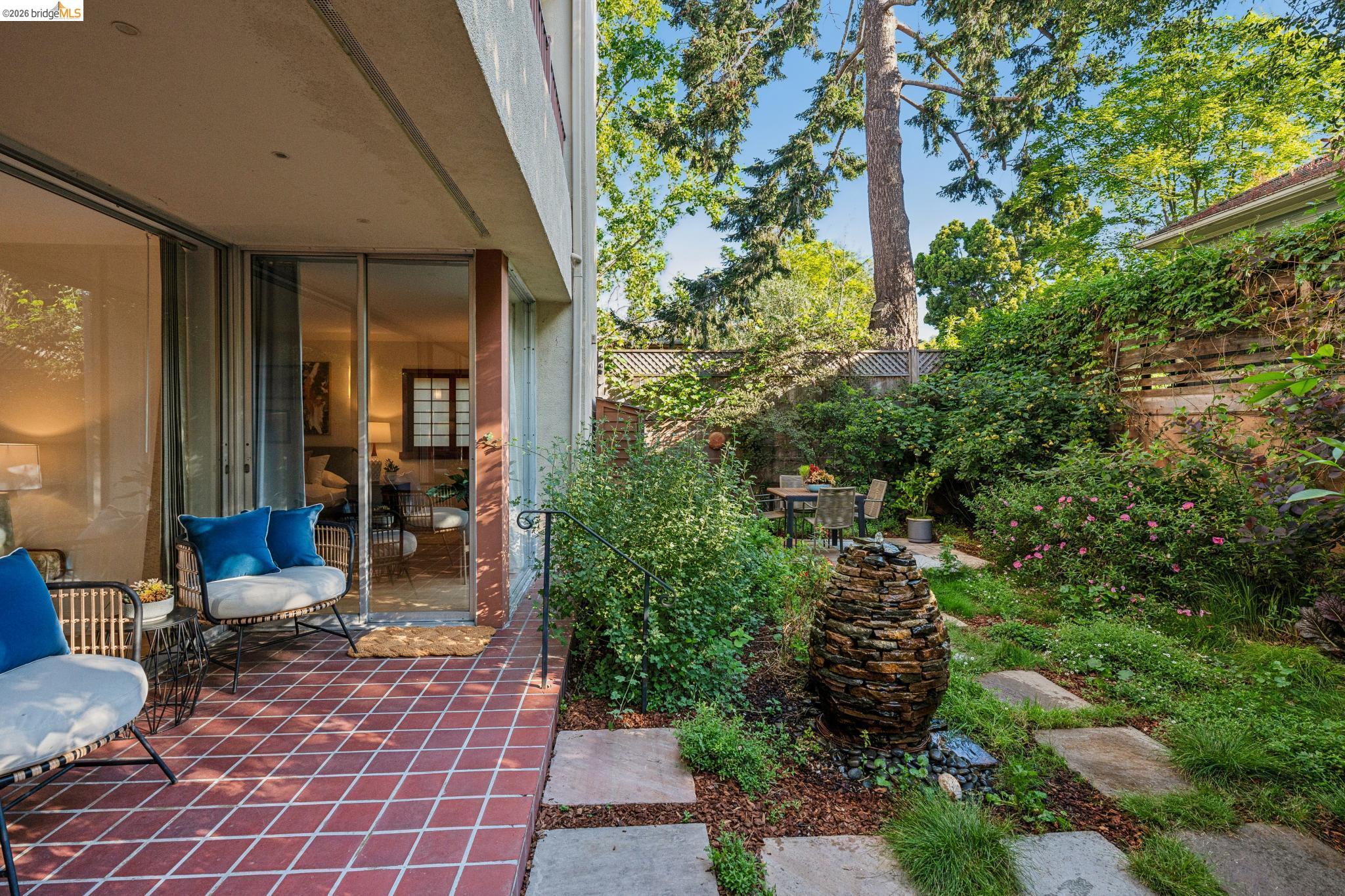 Detail Gallery Image 19 of 46 For 1515 Oxford St 1d,  Berkeley,  CA 94709 - 2 Beds | 2 Baths