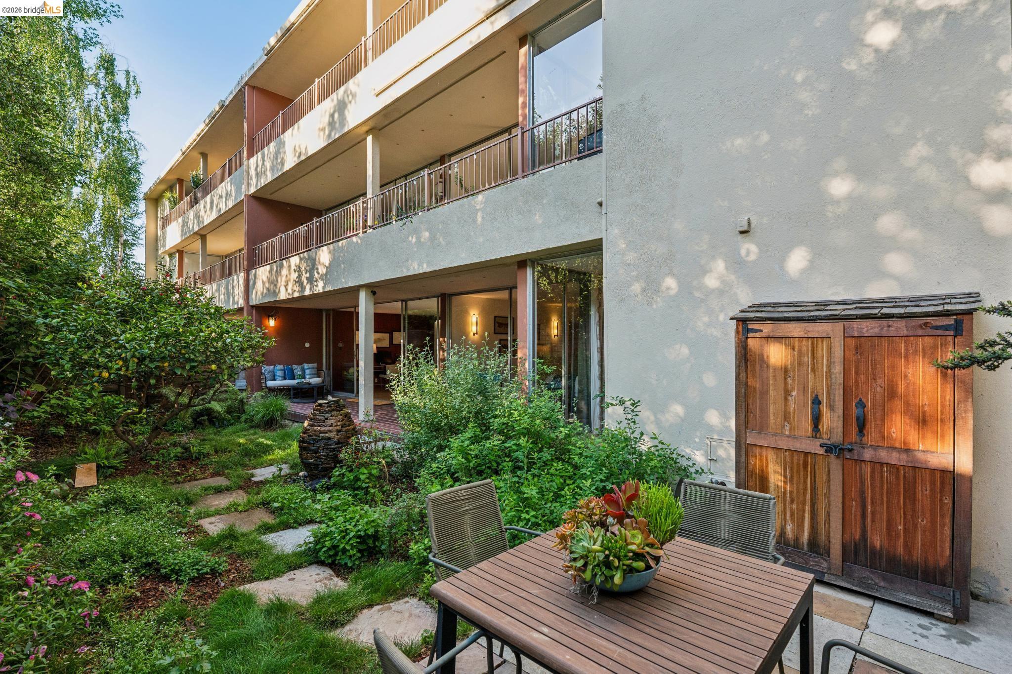 Detail Gallery Image 20 of 46 For 1515 Oxford St 1d,  Berkeley,  CA 94709 - 2 Beds | 2 Baths