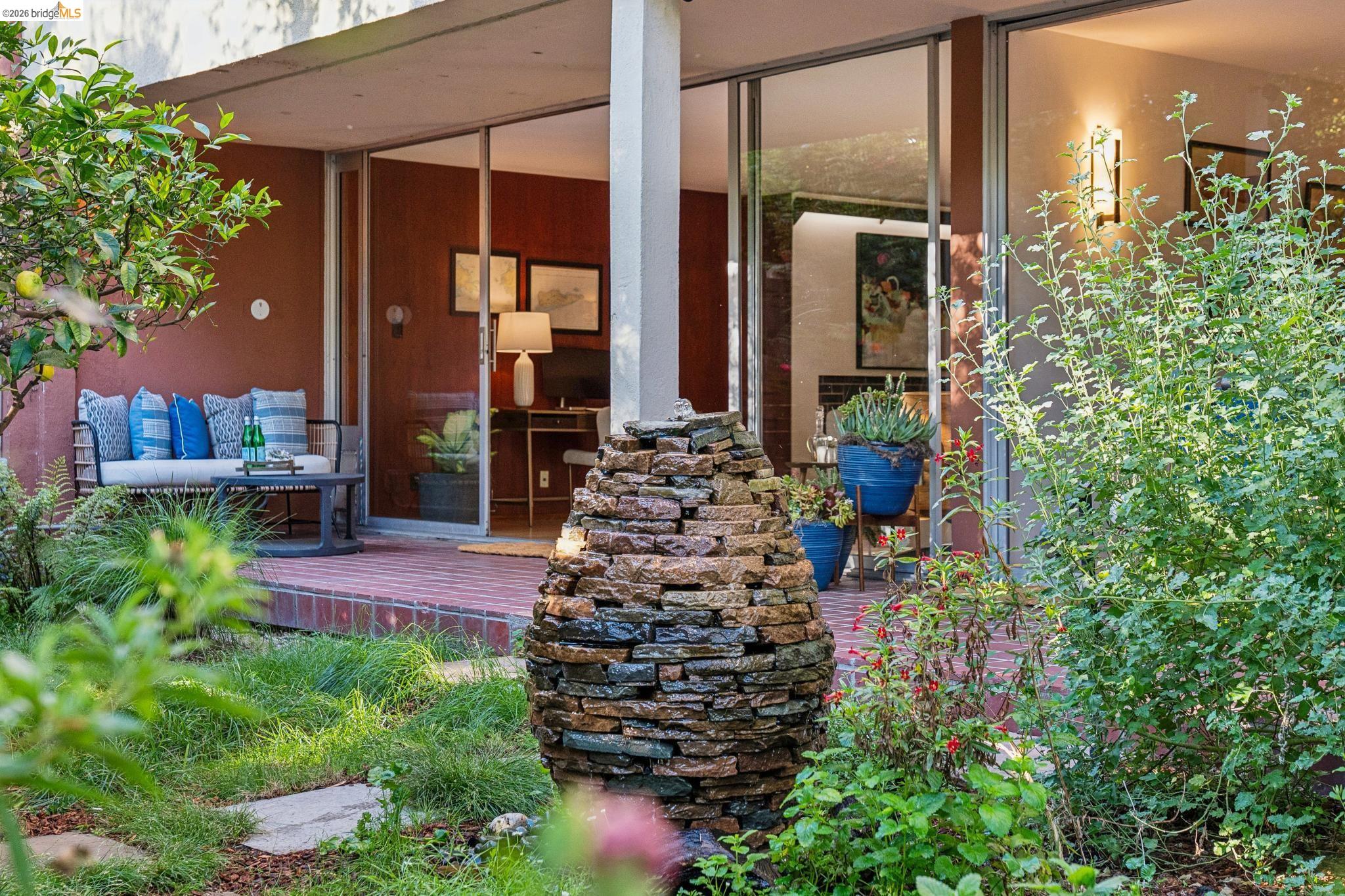 Detail Gallery Image 33 of 46 For 1515 Oxford St 1d,  Berkeley,  CA 94709 - 2 Beds | 2 Baths