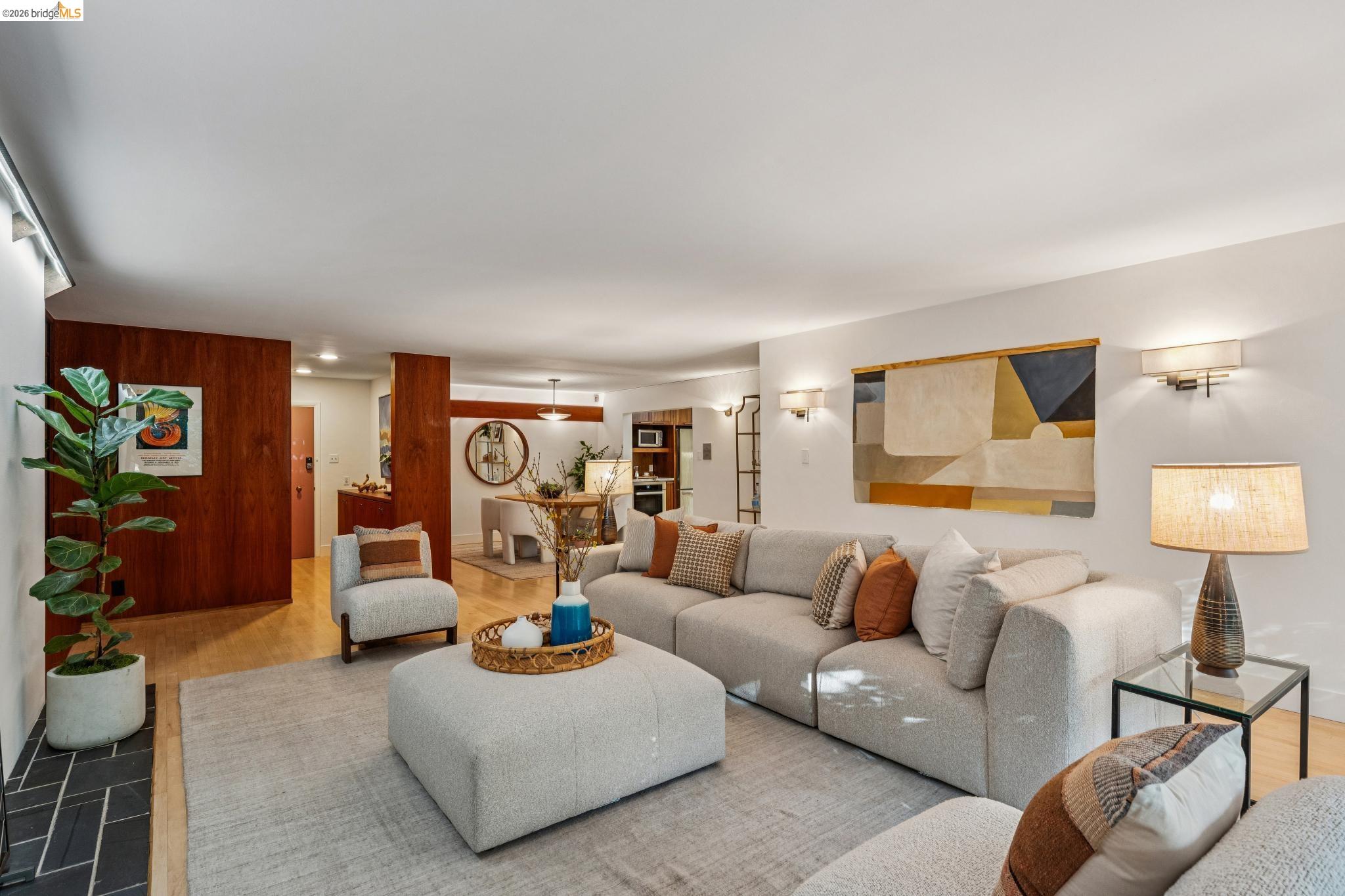 Detail Gallery Image 8 of 46 For 1515 Oxford St 1d,  Berkeley,  CA 94709 - 2 Beds | 2 Baths