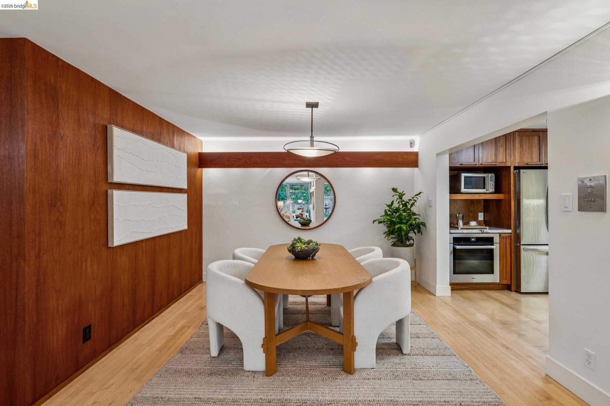 Detail Gallery Image 10 of 46 For 1515 Oxford St 1d,  Berkeley,  CA 94709 - 2 Beds | 2 Baths