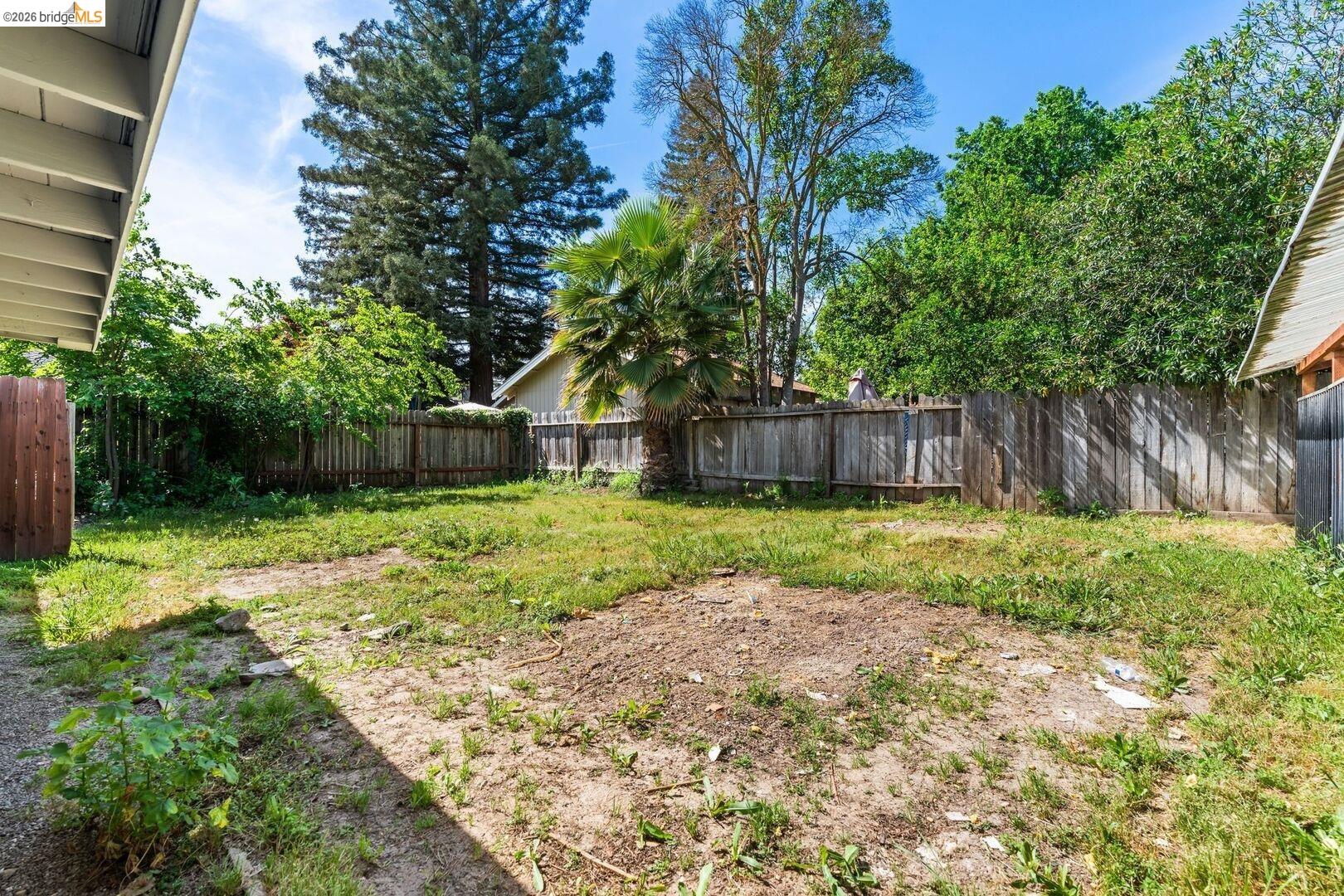 Detail Gallery Image 15 of 21 For 5416 North Ave, Carmichael,  CA 95608 - 5 Beds | 2 Baths