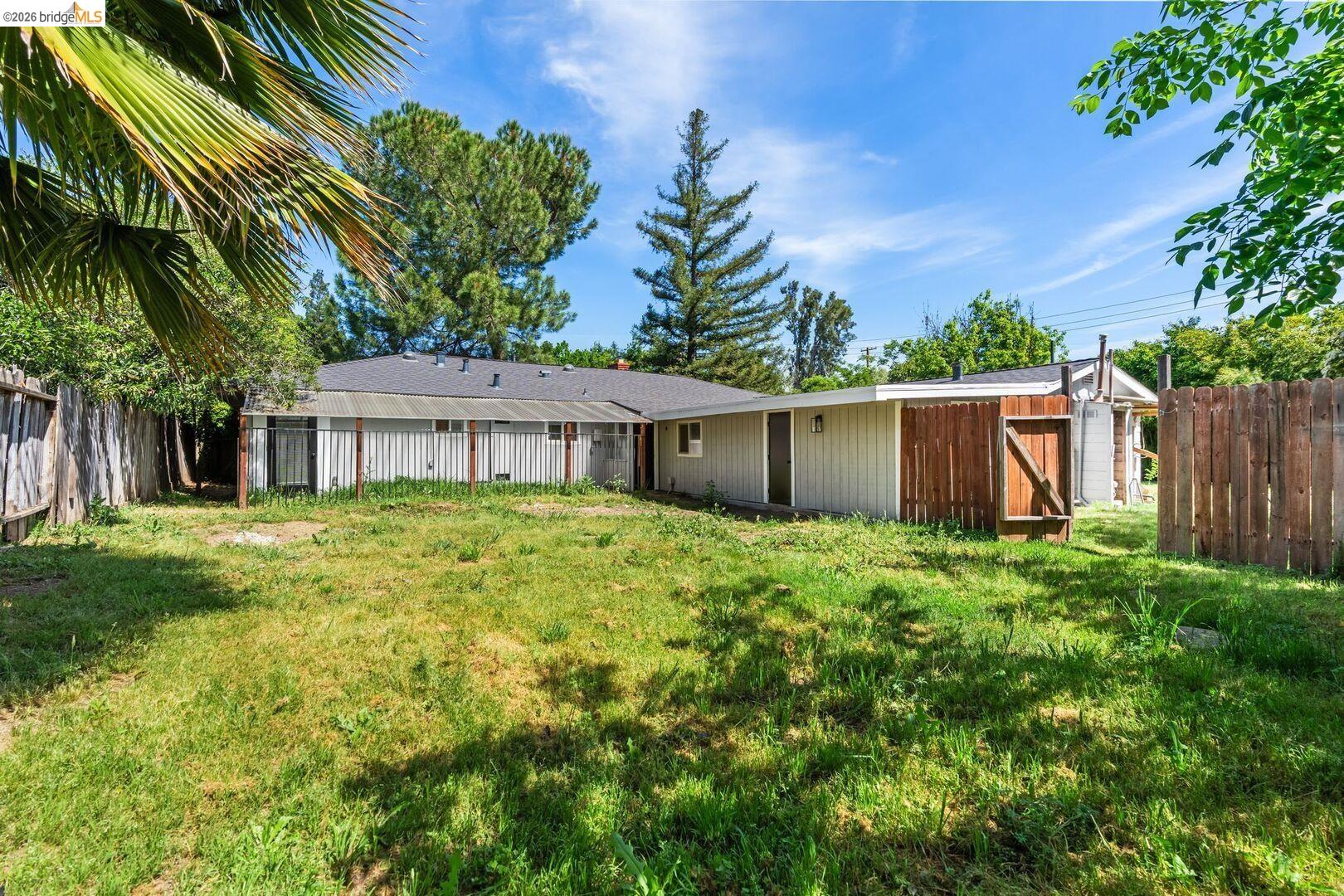 Detail Gallery Image 16 of 21 For 5416 North Ave, Carmichael,  CA 95608 - 5 Beds | 2 Baths