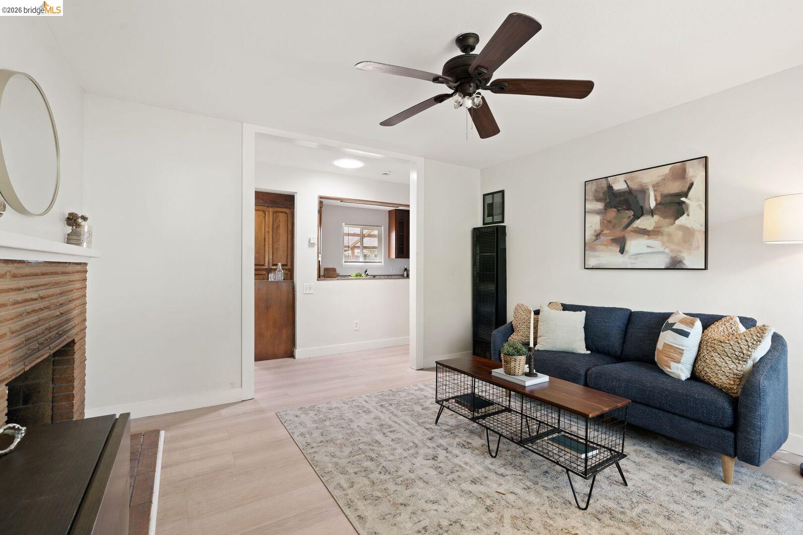 Detail Gallery Image 3 of 21 For 5416 North Ave, Carmichael,  CA 95608 - 5 Beds | 2 Baths