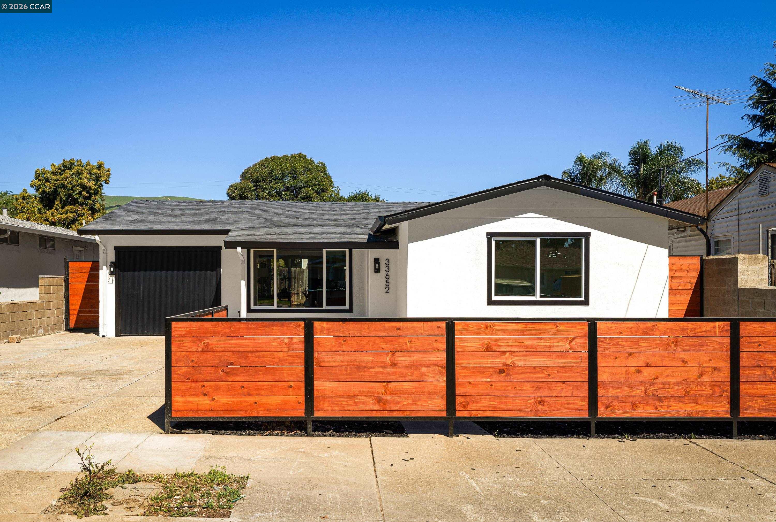 Front Image Thumbnail for CC41129219