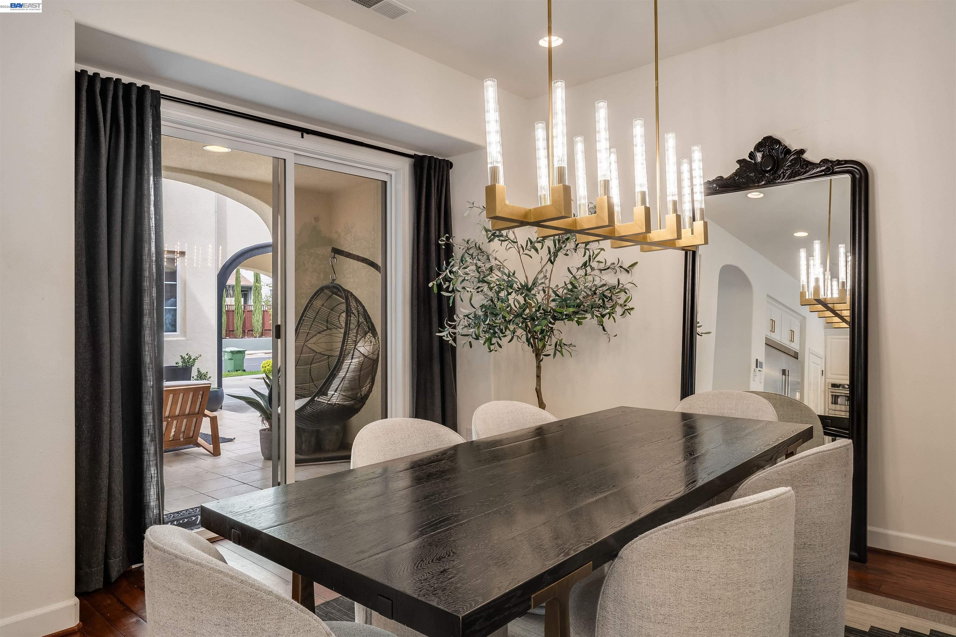 Detail Gallery Image 13 of 47 For 456 Vanessa Way, Danville,  CA 94506 - 5 Beds | 5 Baths