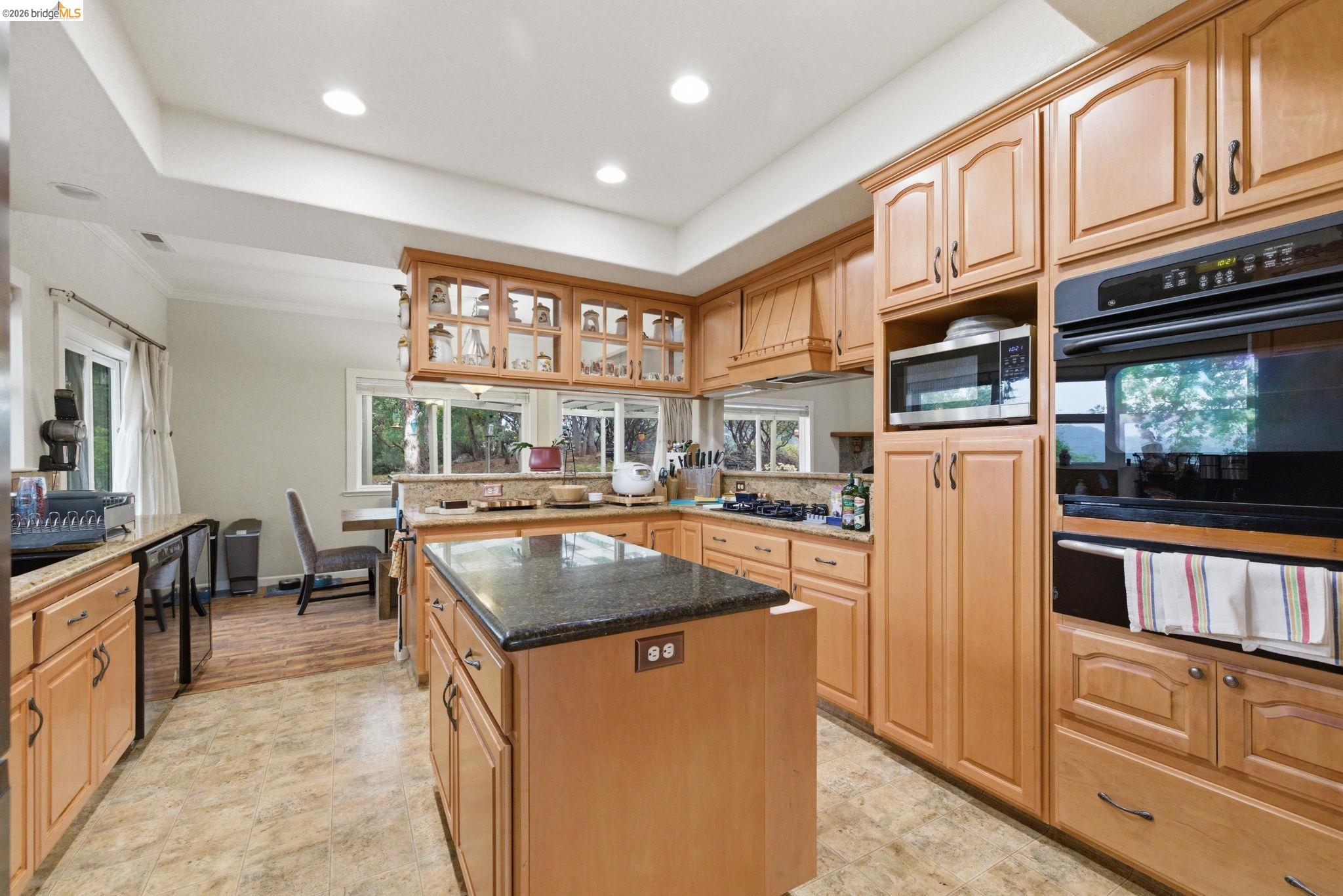 Detail Gallery Image 16 of 46 For 13919 Stanton Circle, Sonora,  CA 95370-8641 - 4 Beds | 3 Baths