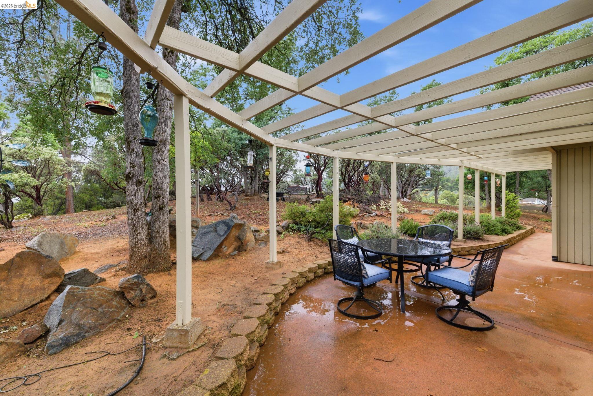 Detail Gallery Image 9 of 46 For 13919 Stanton Circle, Sonora,  CA 95370-8641 - 4 Beds | 3 Baths