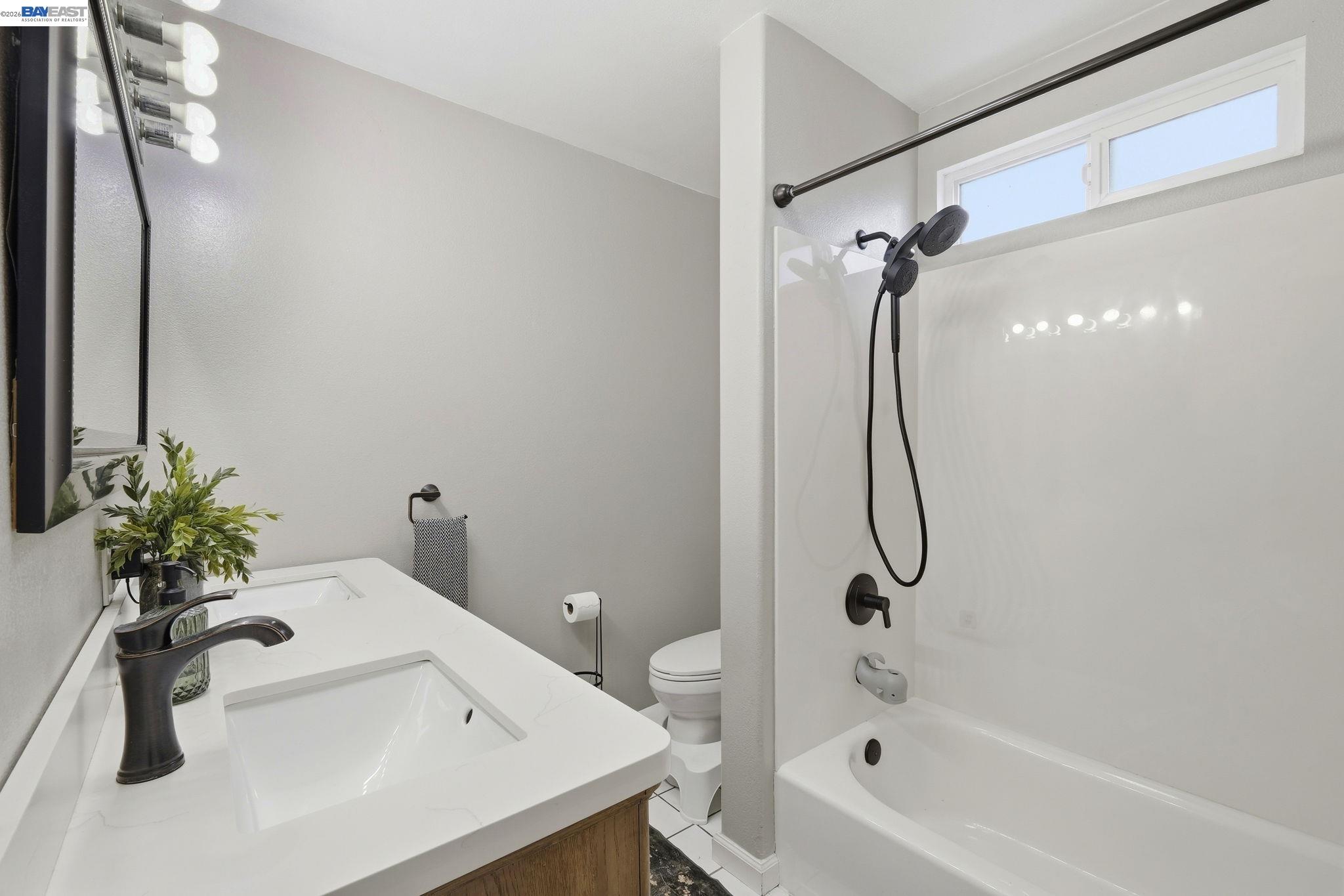 Detail Gallery Image 14 of 26 For 5616 Crestmont Ave, Livermore,  CA 94551 - 3 Beds | 2 Baths