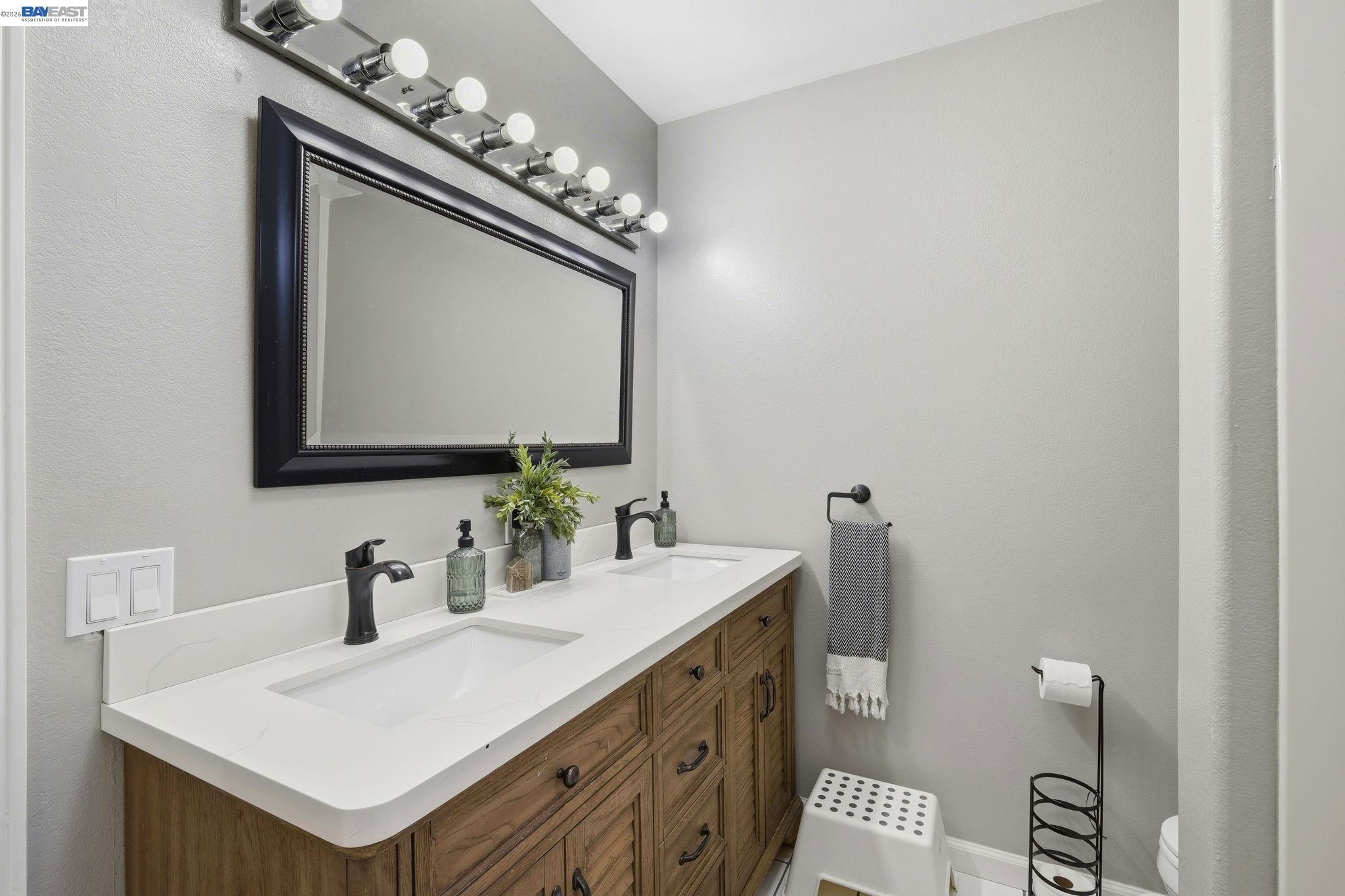 Detail Gallery Image 15 of 26 For 5616 Crestmont Ave, Livermore,  CA 94551 - 3 Beds | 2 Baths