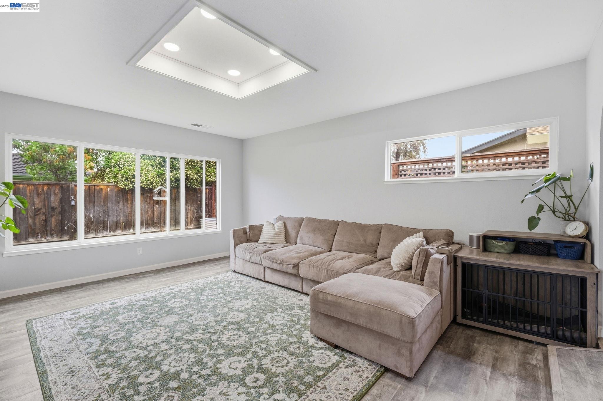 Detail Gallery Image 7 of 26 For 5616 Crestmont Ave, Livermore,  CA 94551 - 3 Beds | 2 Baths