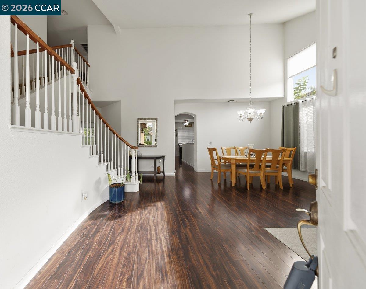 Detail Gallery Image 2 of 26 For 104 Kings Canyon Way, Oakley,  CA 94561 - 5 Beds | 3/1 Baths