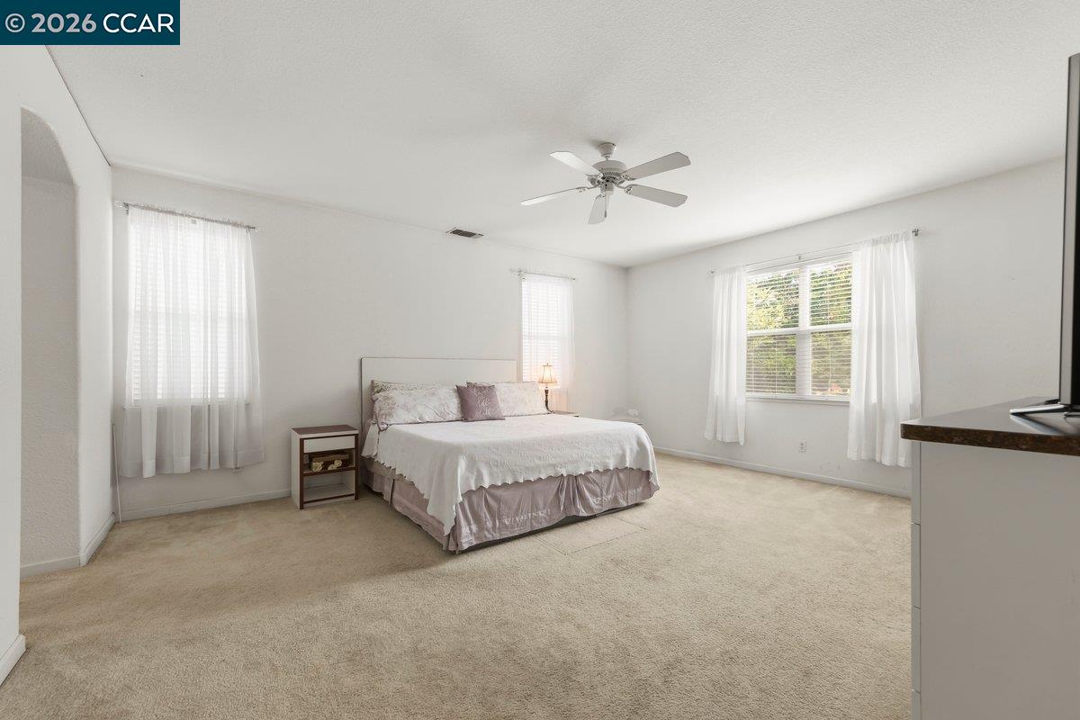 Detail Gallery Image 15 of 26 For 104 Kings Canyon Way, Oakley,  CA 94561 - 5 Beds | 3/1 Baths