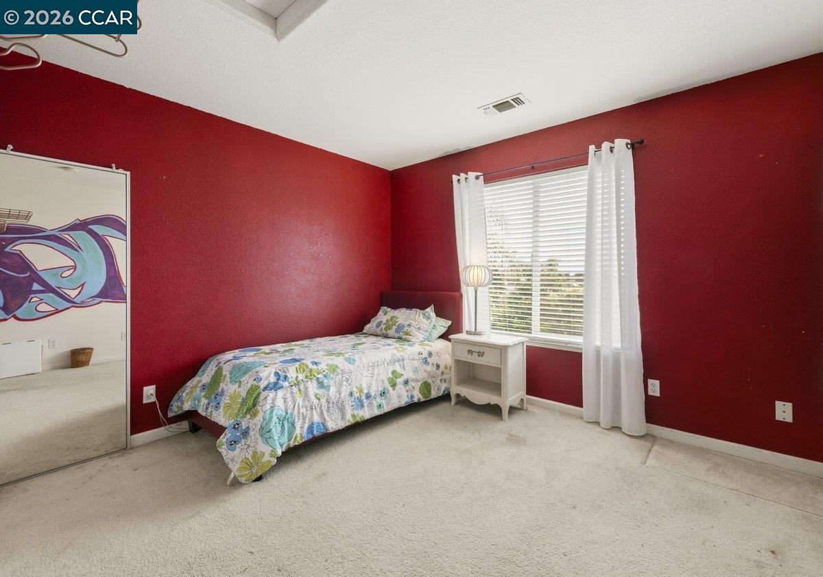 Detail Gallery Image 19 of 26 For 104 Kings Canyon Way, Oakley,  CA 94561 - 5 Beds | 3/1 Baths