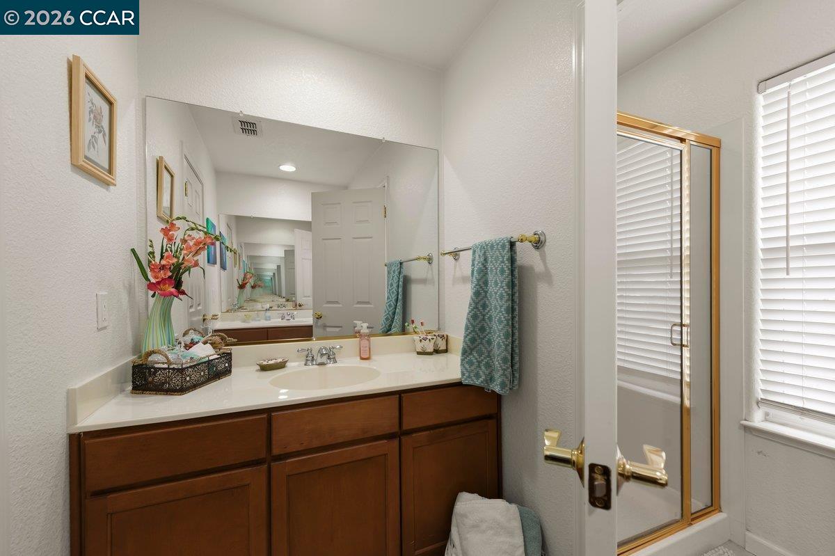 Detail Gallery Image 20 of 26 For 104 Kings Canyon Way, Oakley,  CA 94561 - 5 Beds | 3/1 Baths