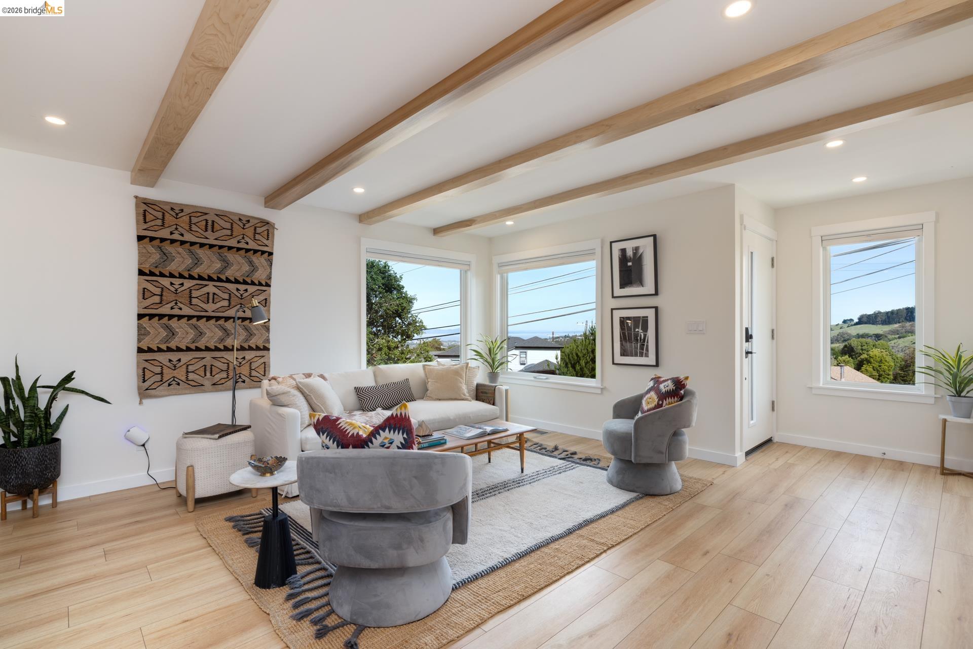 Detail Gallery Image 4 of 57 For 6808 Del Monte Ave, Richmond,  CA 94805 - 4 Beds | 2 Baths