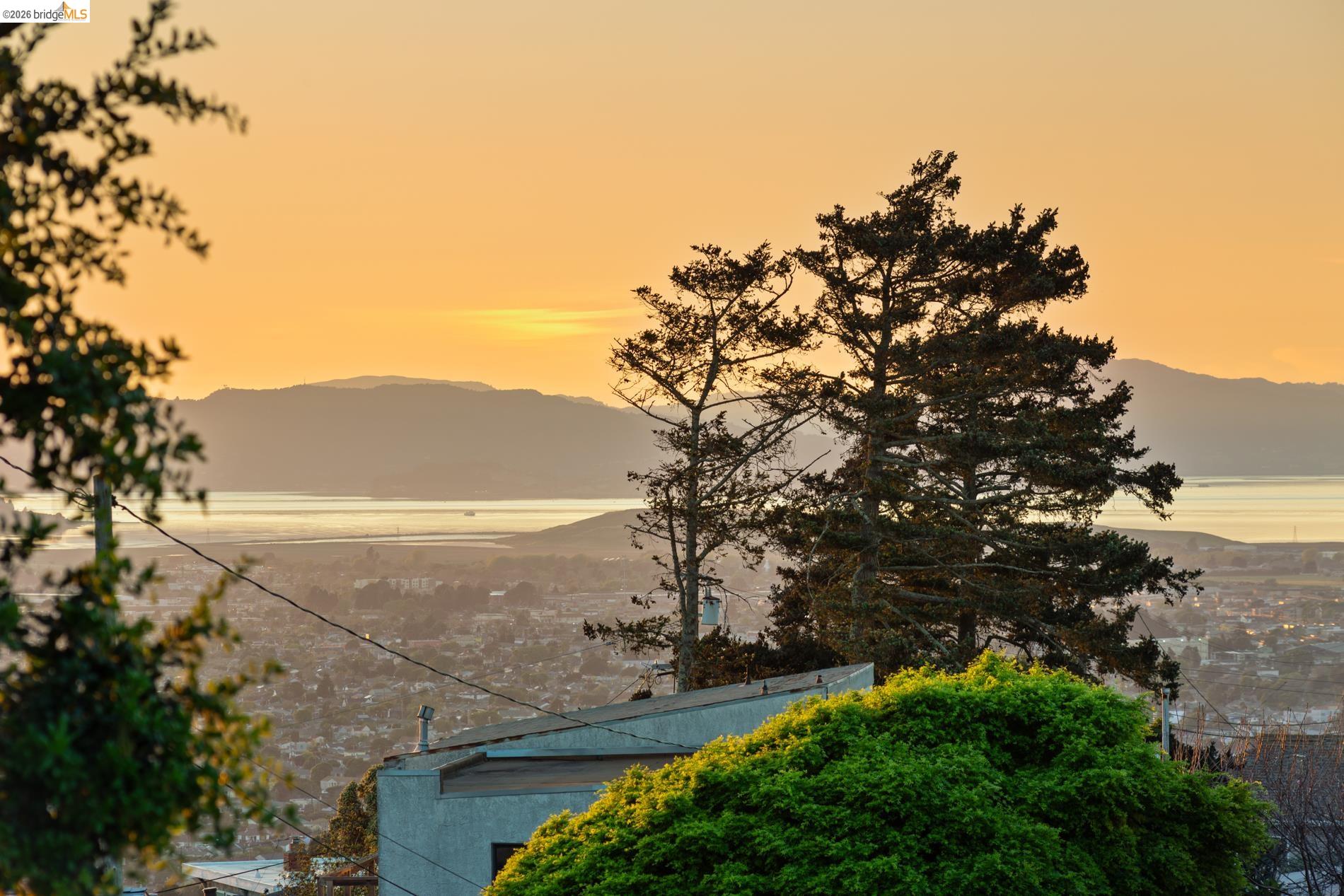 Detail Gallery Image 52 of 57 For 6808 Del Monte Ave, Richmond,  CA 94805 - 4 Beds | 2 Baths