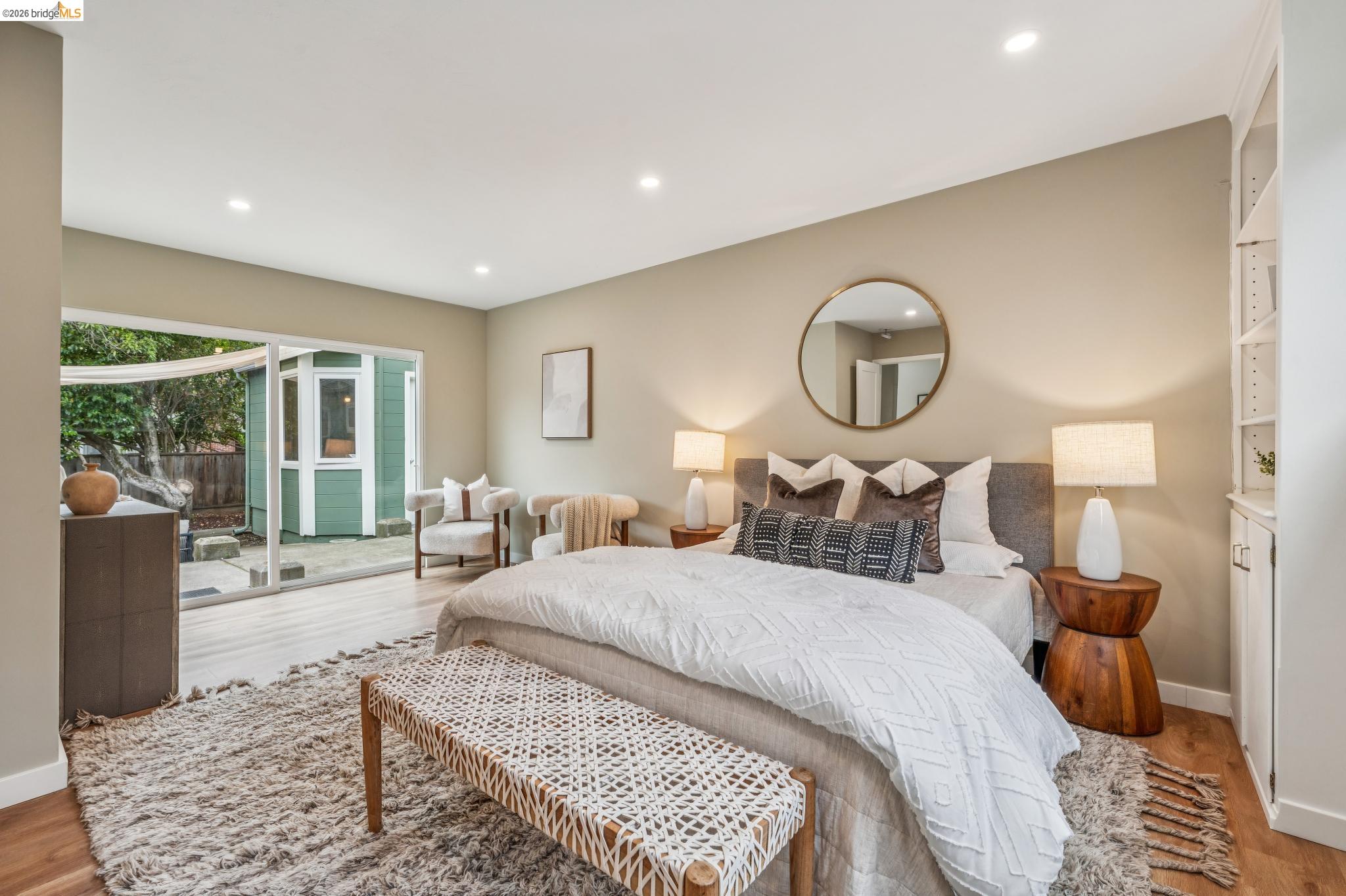 Detail Gallery Image 13 of 32 For 3056 Roxbury Avenue, Oakland,  CA 94605 - 4 Beds | 2/1 Baths