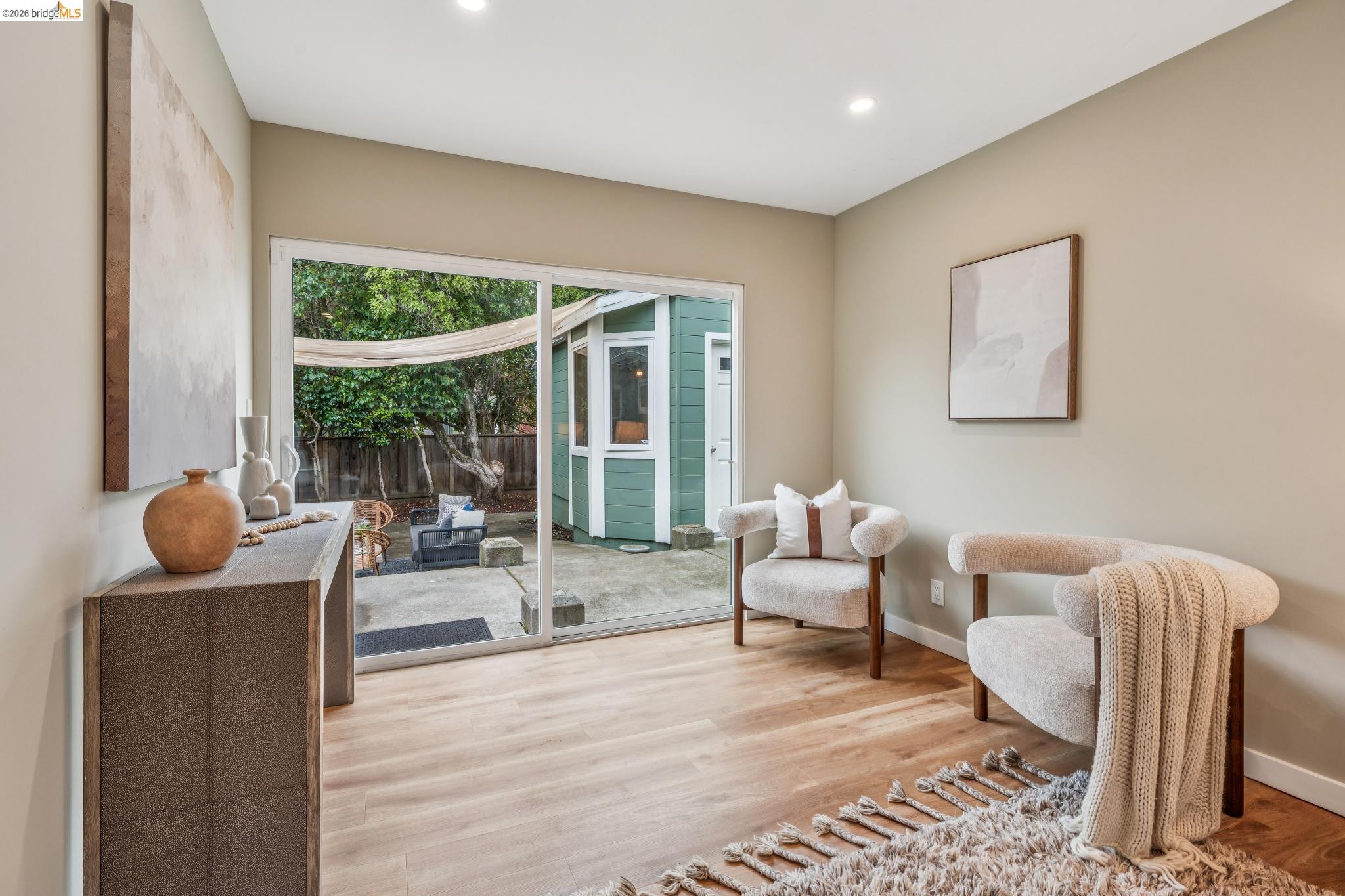 Detail Gallery Image 14 of 32 For 3056 Roxbury Avenue, Oakland,  CA 94605 - 4 Beds | 2/1 Baths