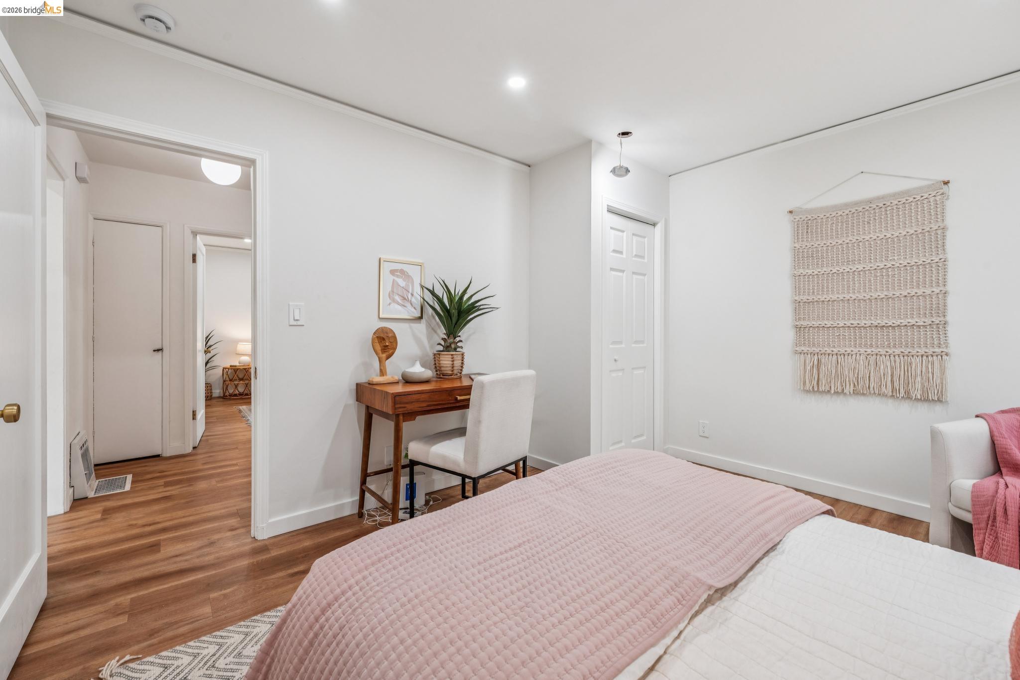 Detail Gallery Image 20 of 32 For 3056 Roxbury Avenue, Oakland,  CA 94605 - 4 Beds | 2/1 Baths