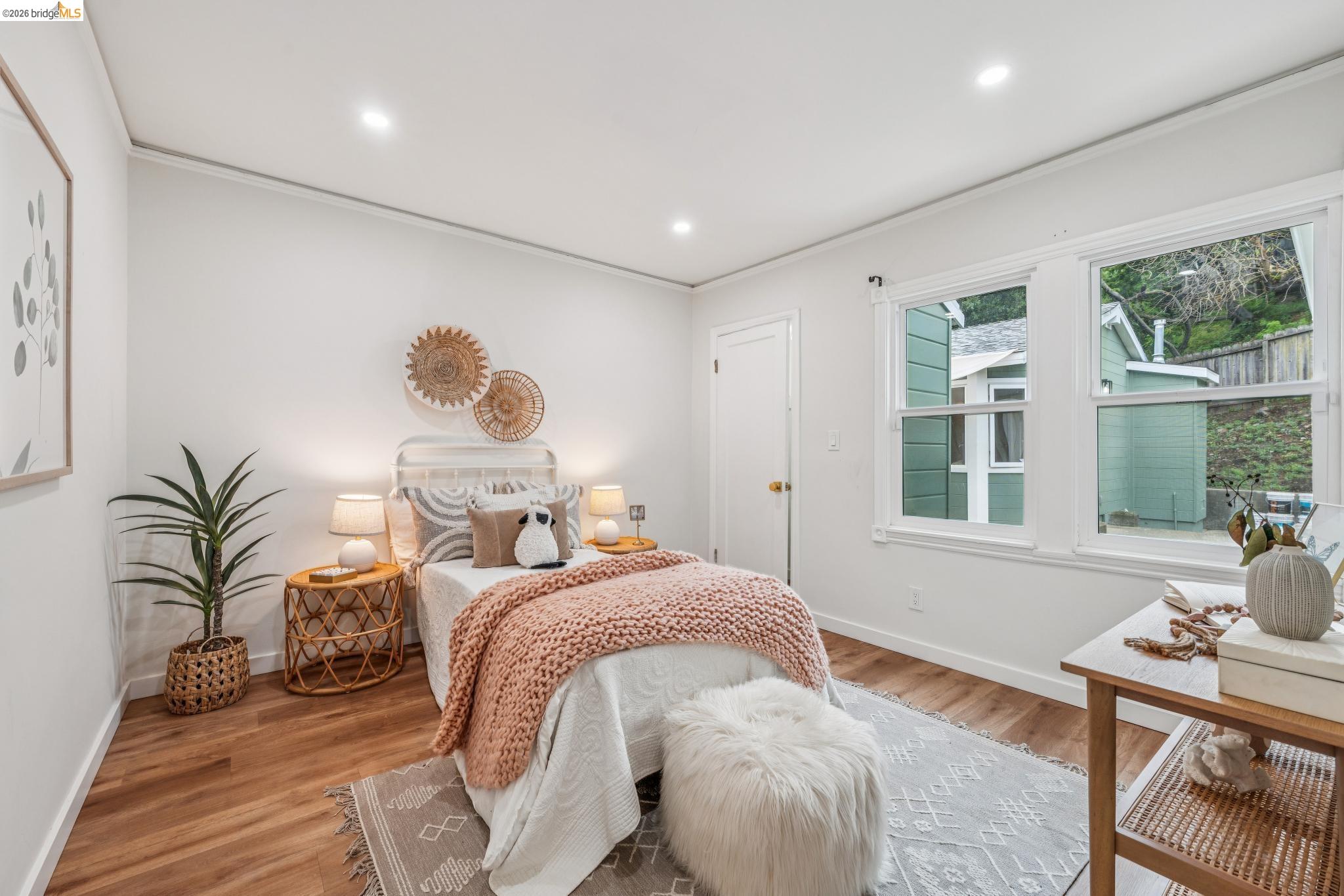 Detail Gallery Image 21 of 32 For 3056 Roxbury Avenue, Oakland,  CA 94605 - 4 Beds | 2/1 Baths